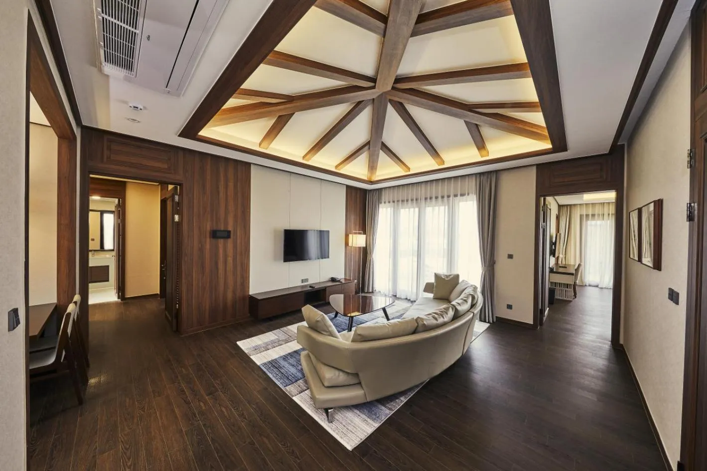 Camphortree Hotel and Resort