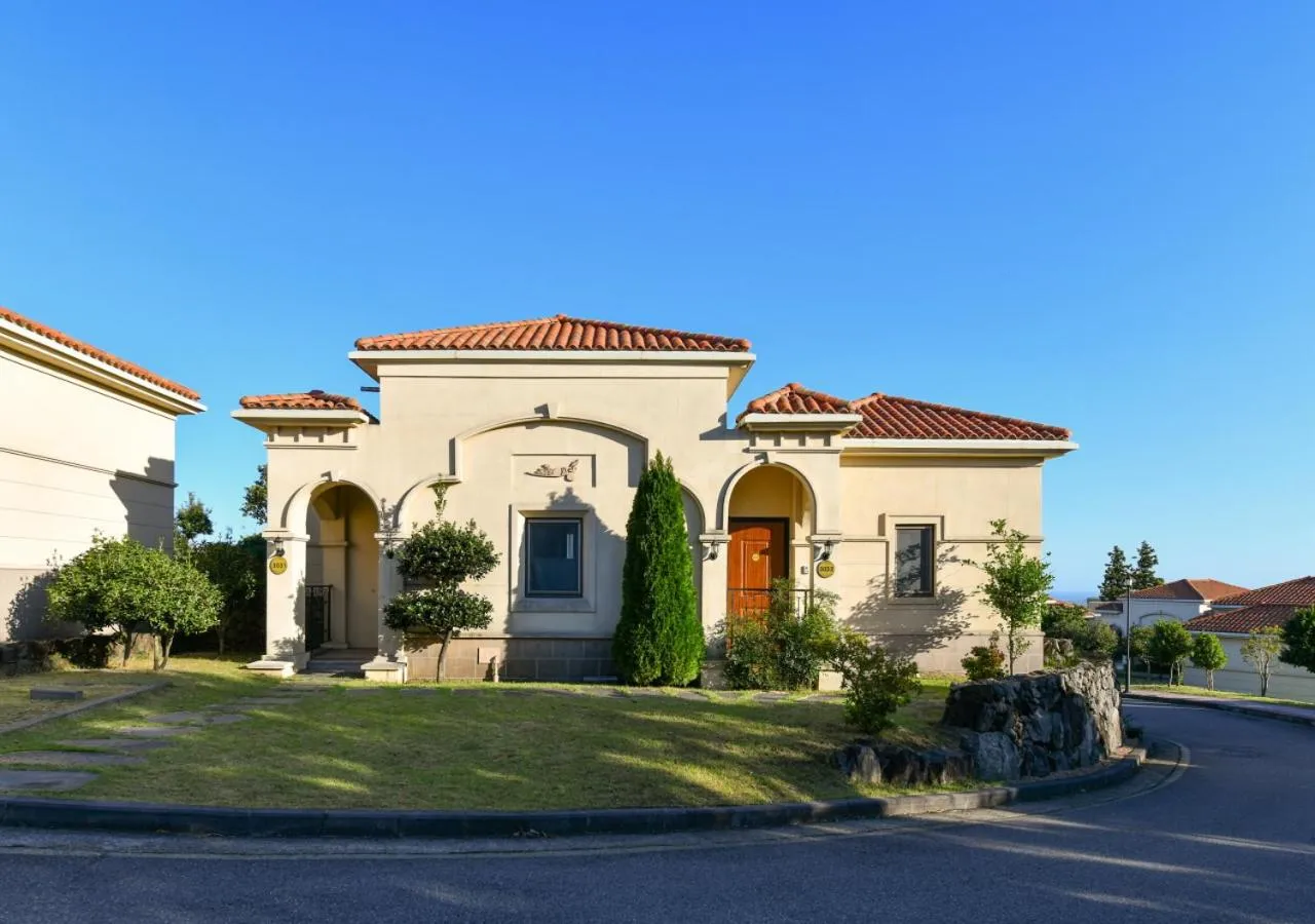 Camphortree Hotel and Resort