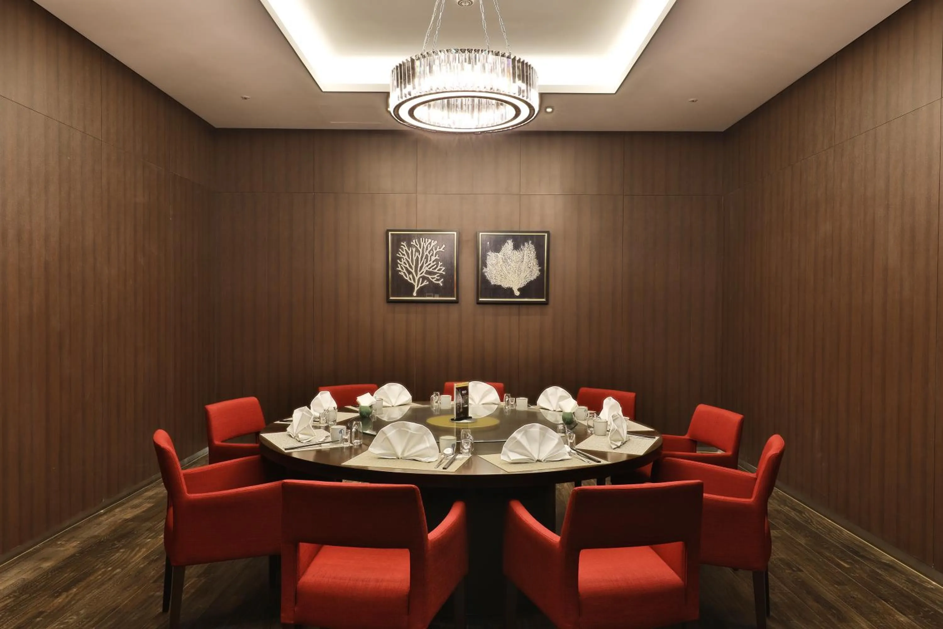 Restaurant/places to eat in Camphortree Hotel and Resort