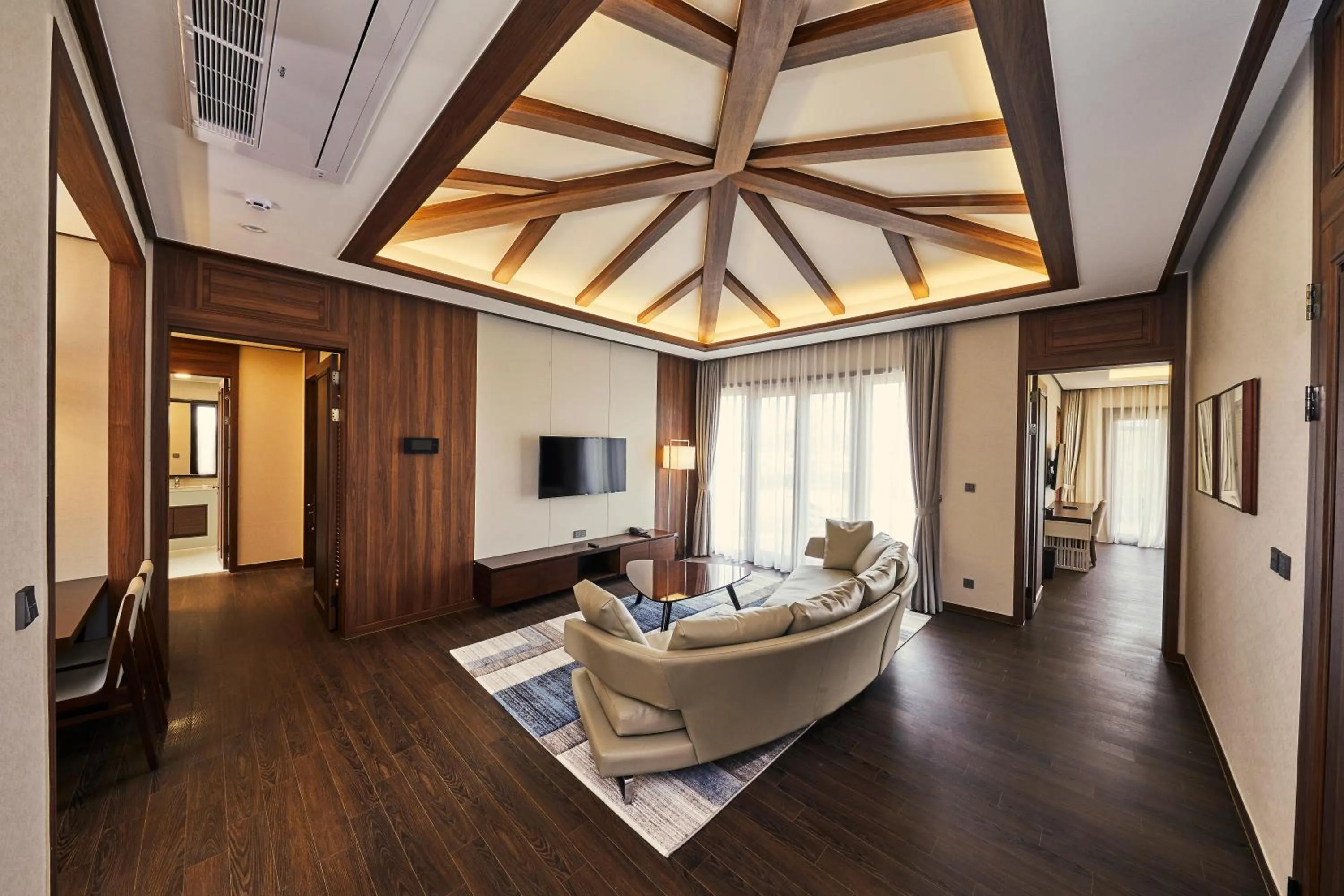 Camphortree Hotel and Resort