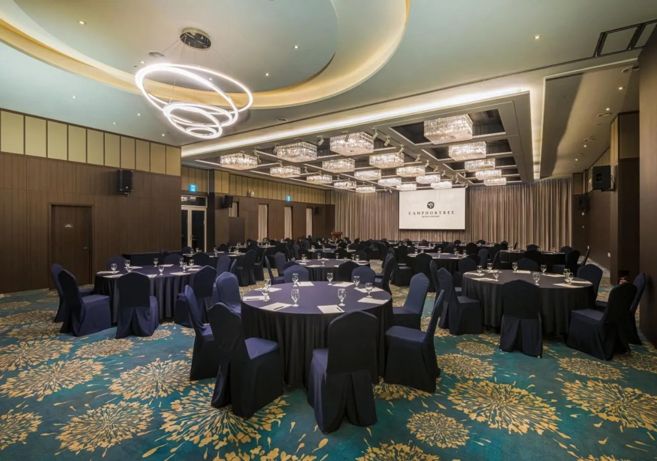 Camphortree Hotel and Resort