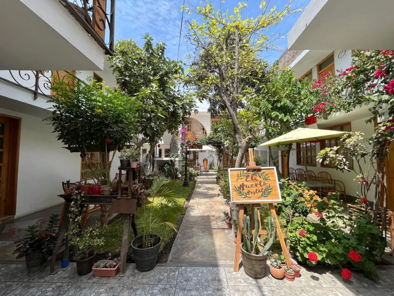 Garden in El Huerto Hostel