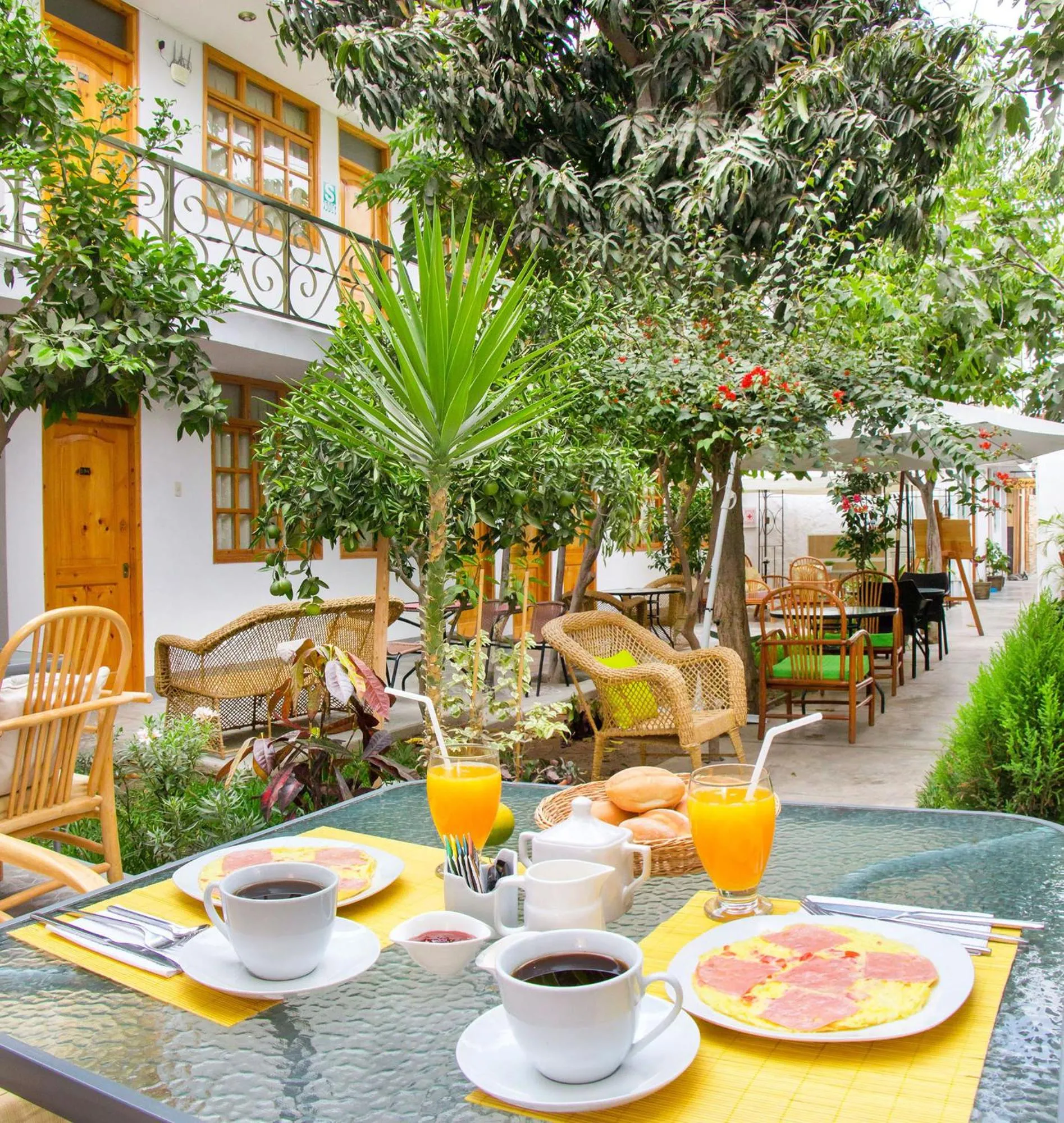 Food and drinks in El Huerto Hostel