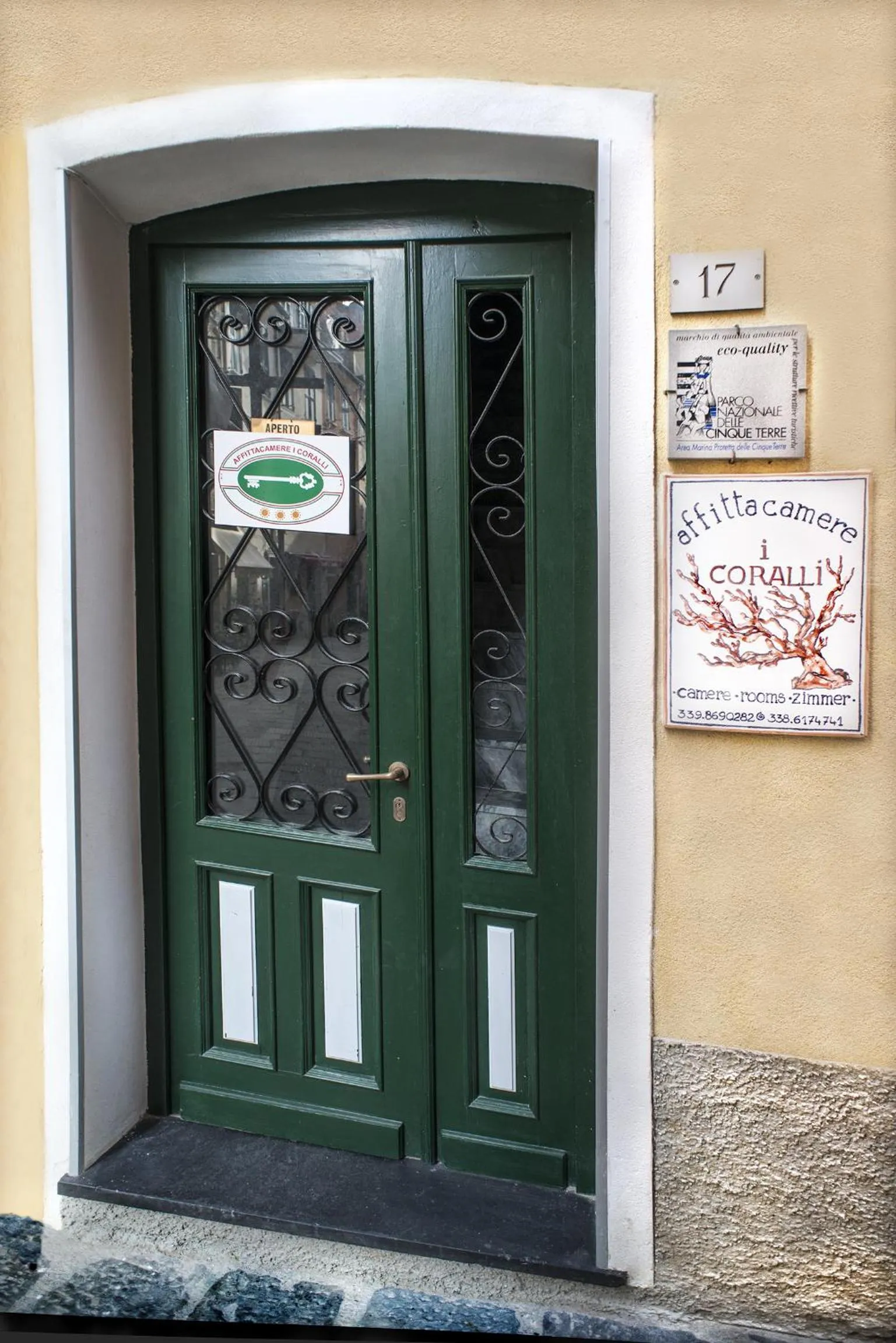 Facade/entrance in I Coralli rooms & apartments