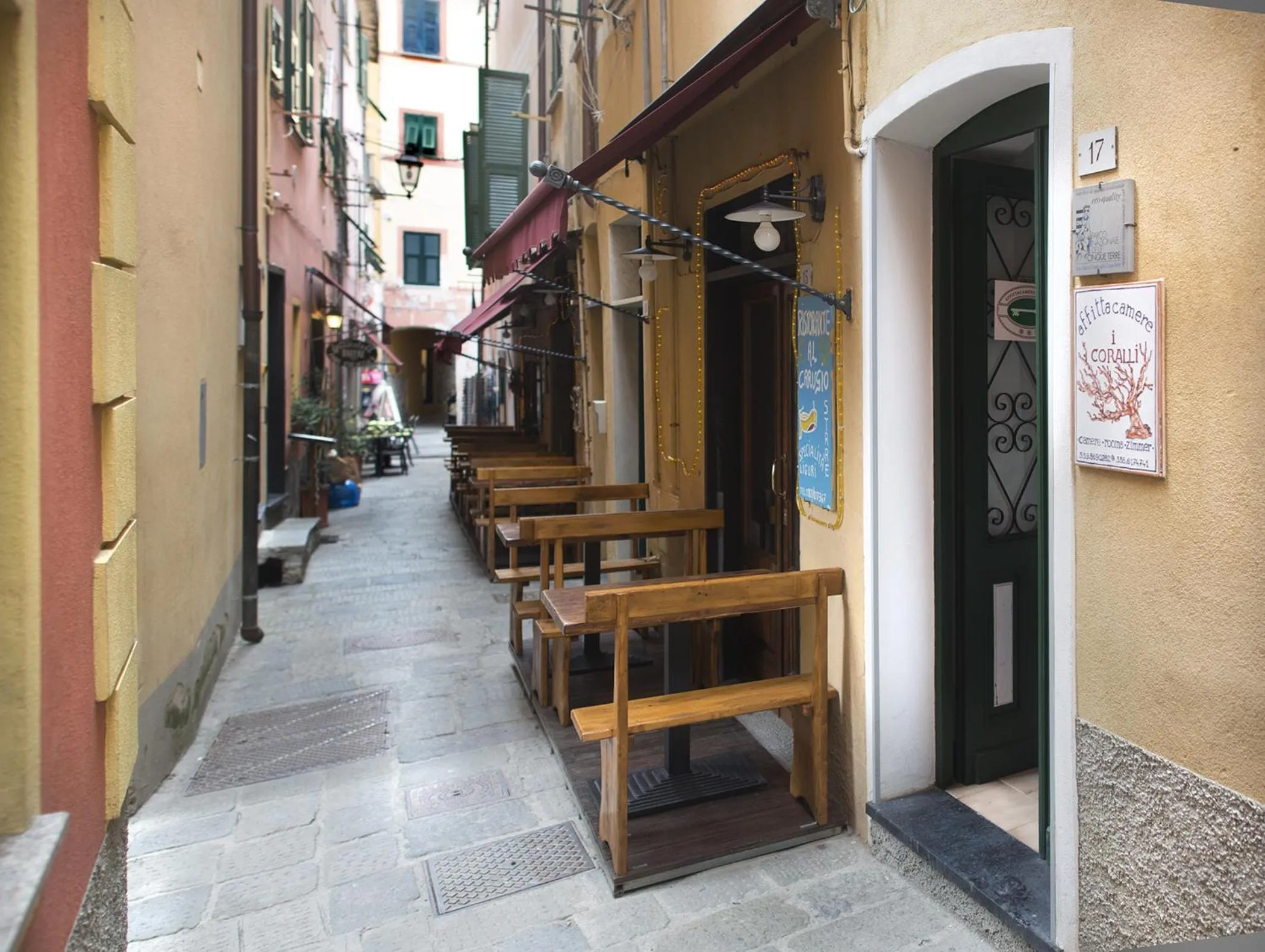 Facade/entrance in I Coralli rooms & apartments
