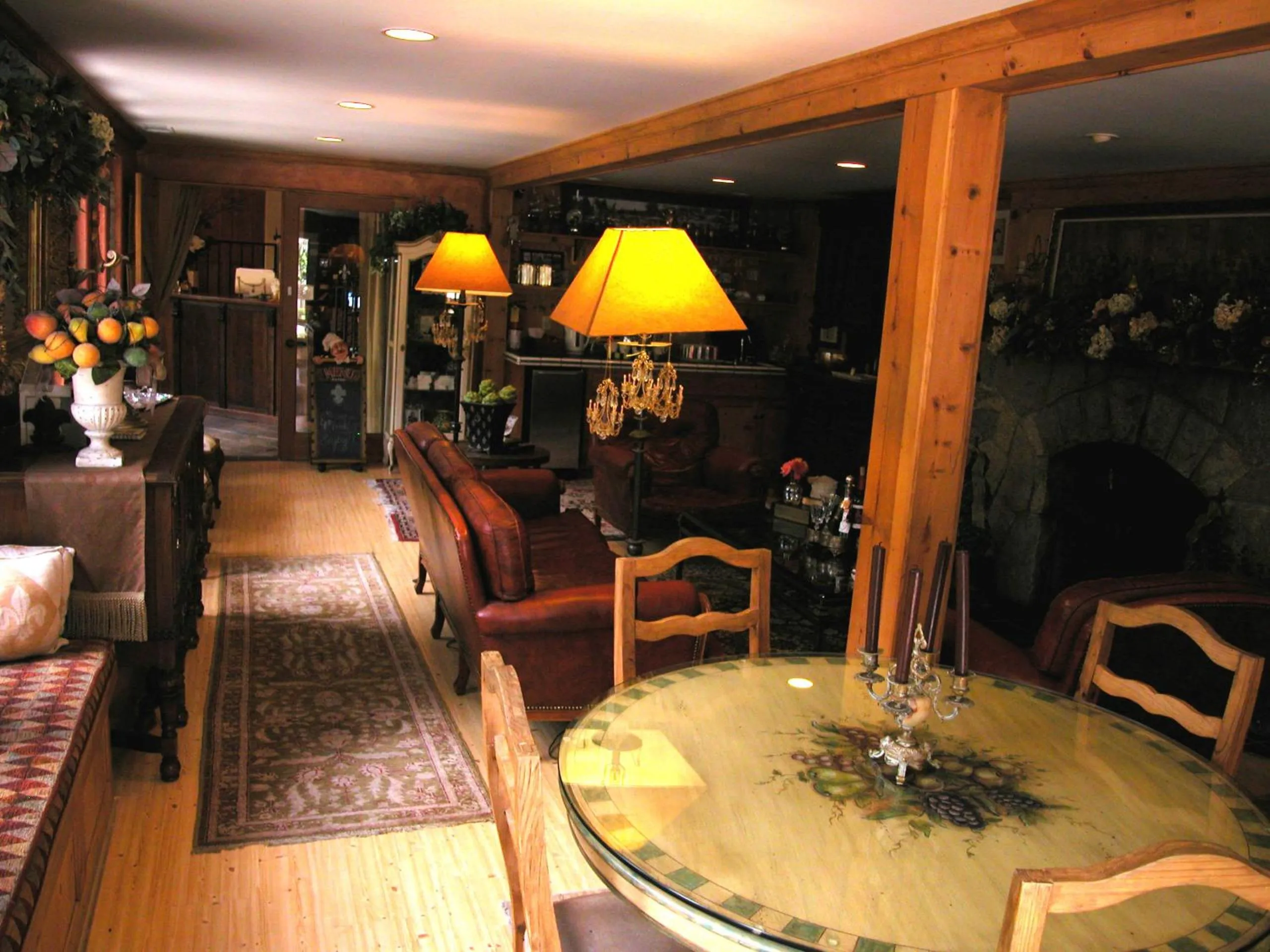 Restaurant/places to eat in FLEUR DE LAC EUROPERAN INn