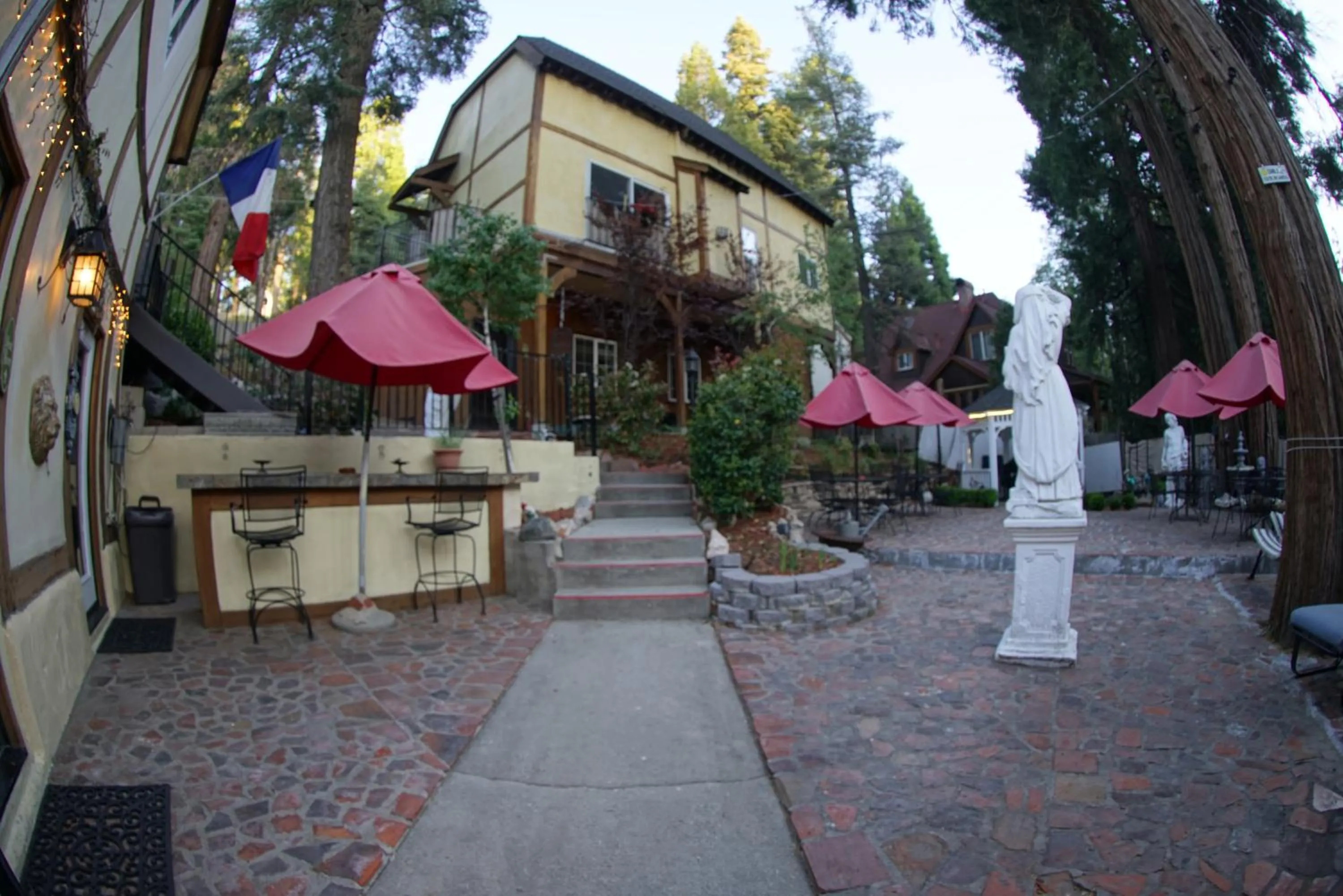 Patio in FLEUR DE LAC EUROPERAN INn