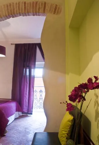 Decorative detail, Bed in Hotel Colombo Genova