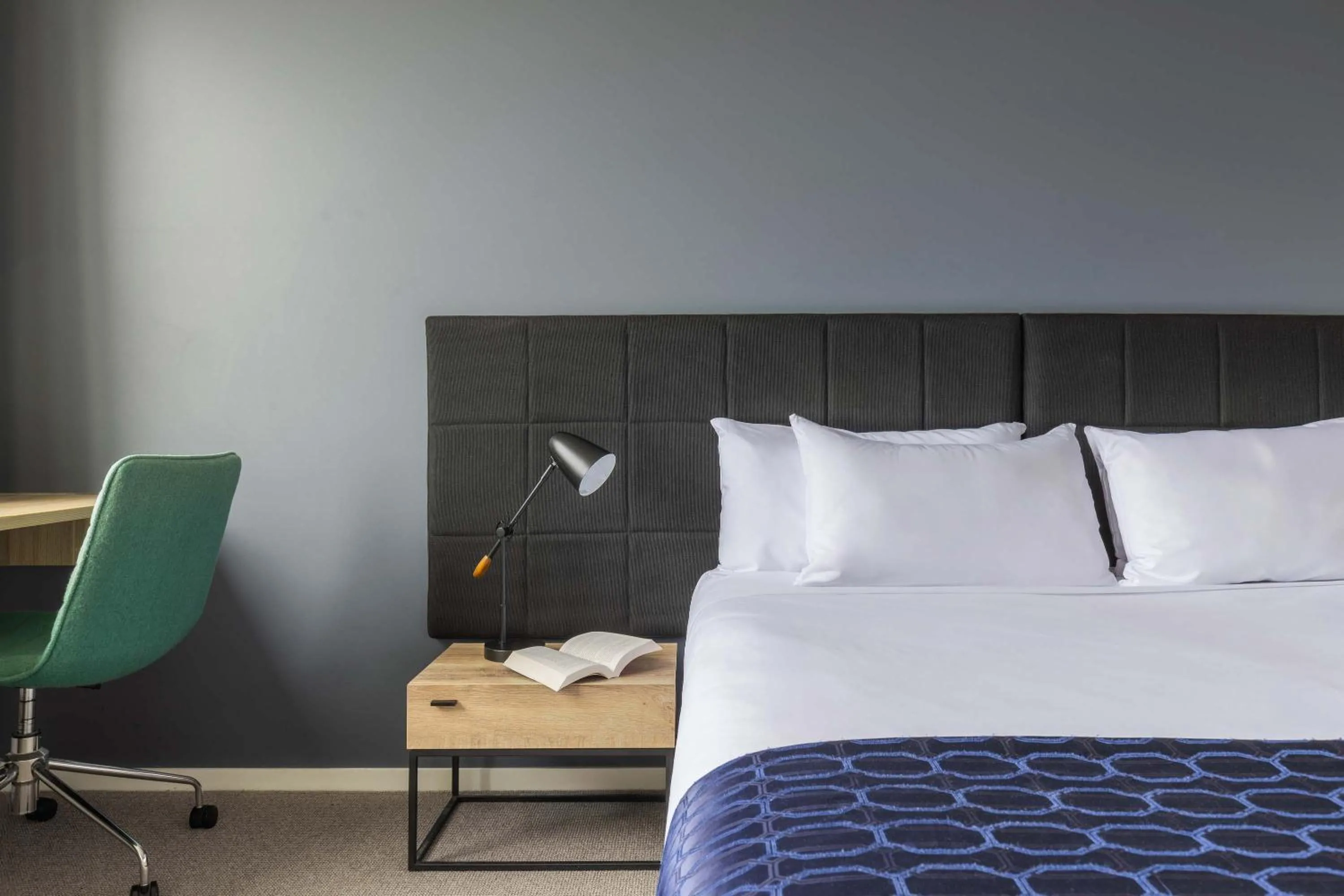 Bed in Mantra MacArthur Hotel