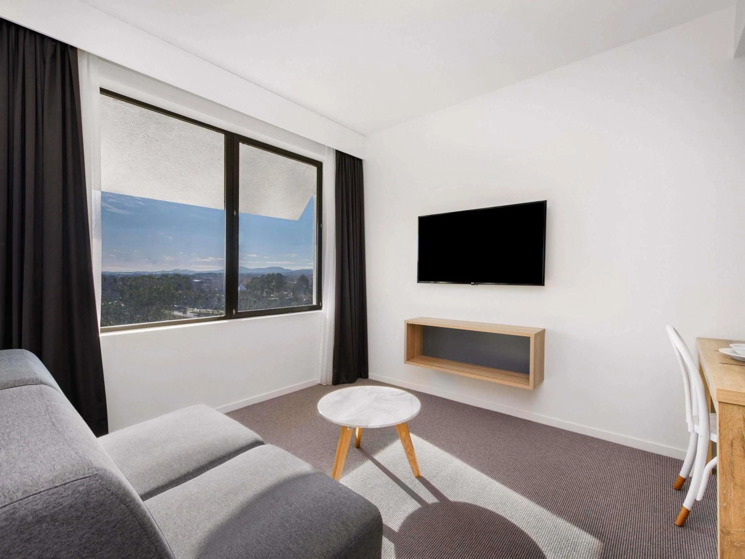 Bedroom in Mantra MacArthur Hotel