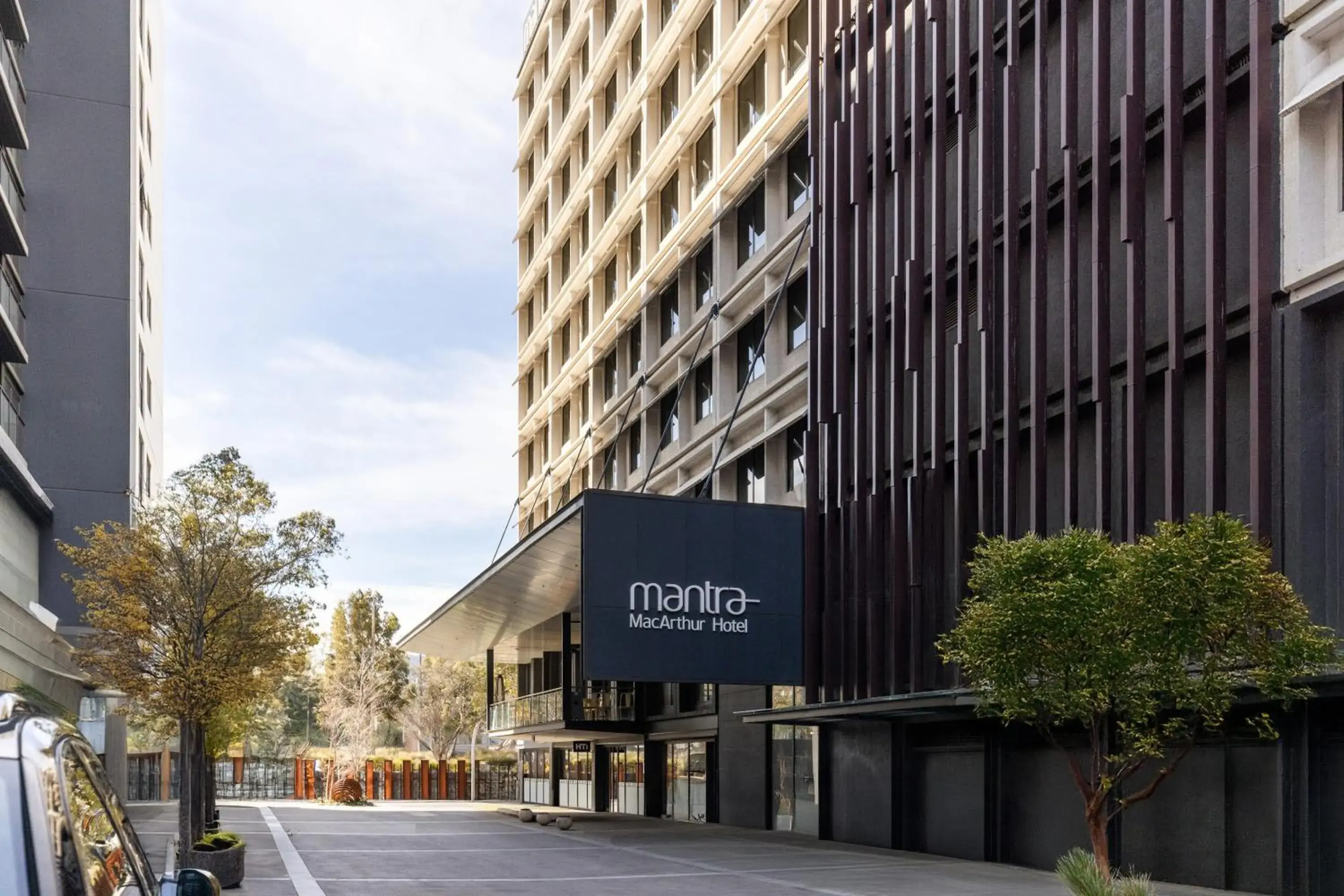 Property building in Mantra MacArthur Hotel Property building in Mantra MacArthur Hotel