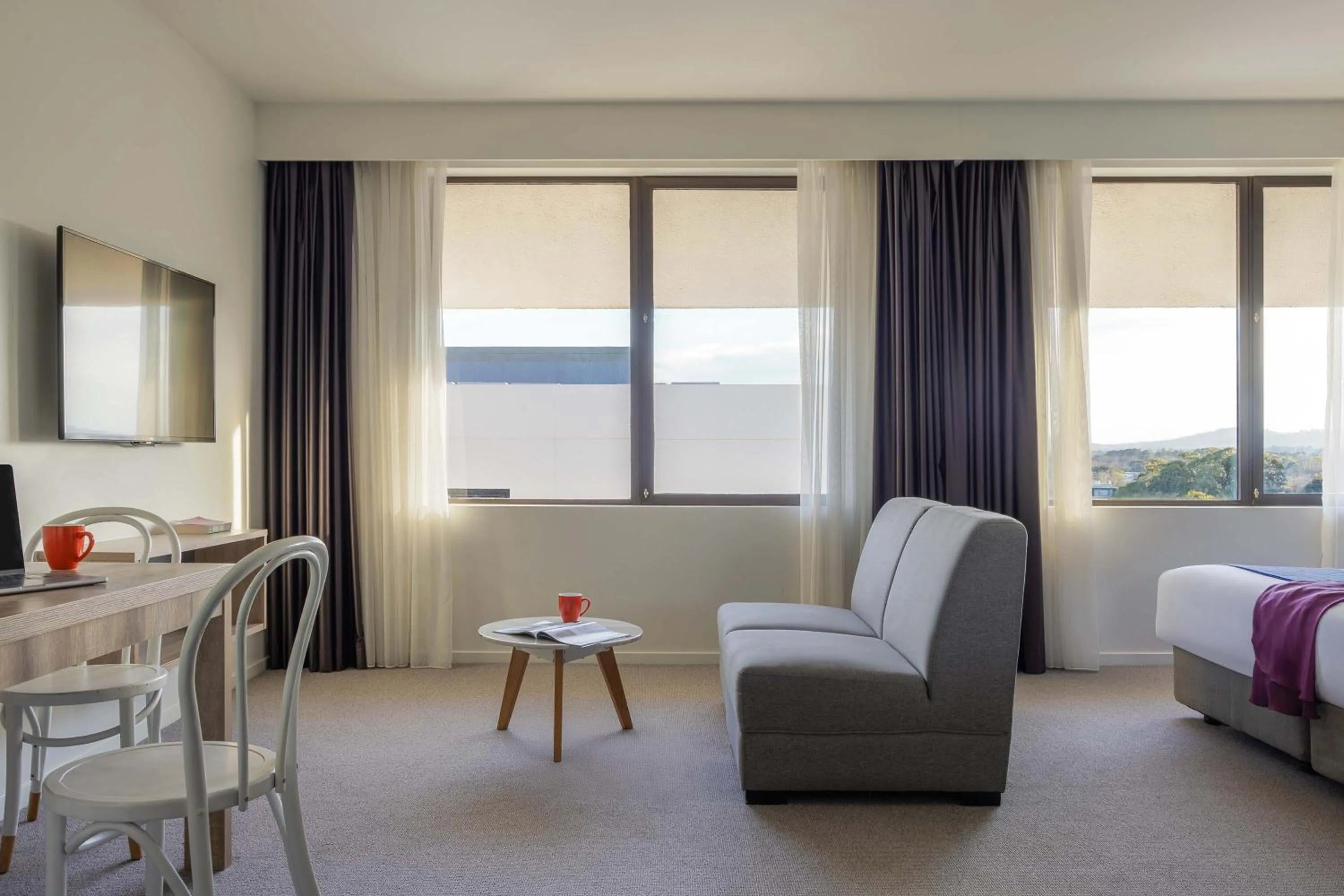 Bedroom, Bed in Mantra MacArthur Hotel