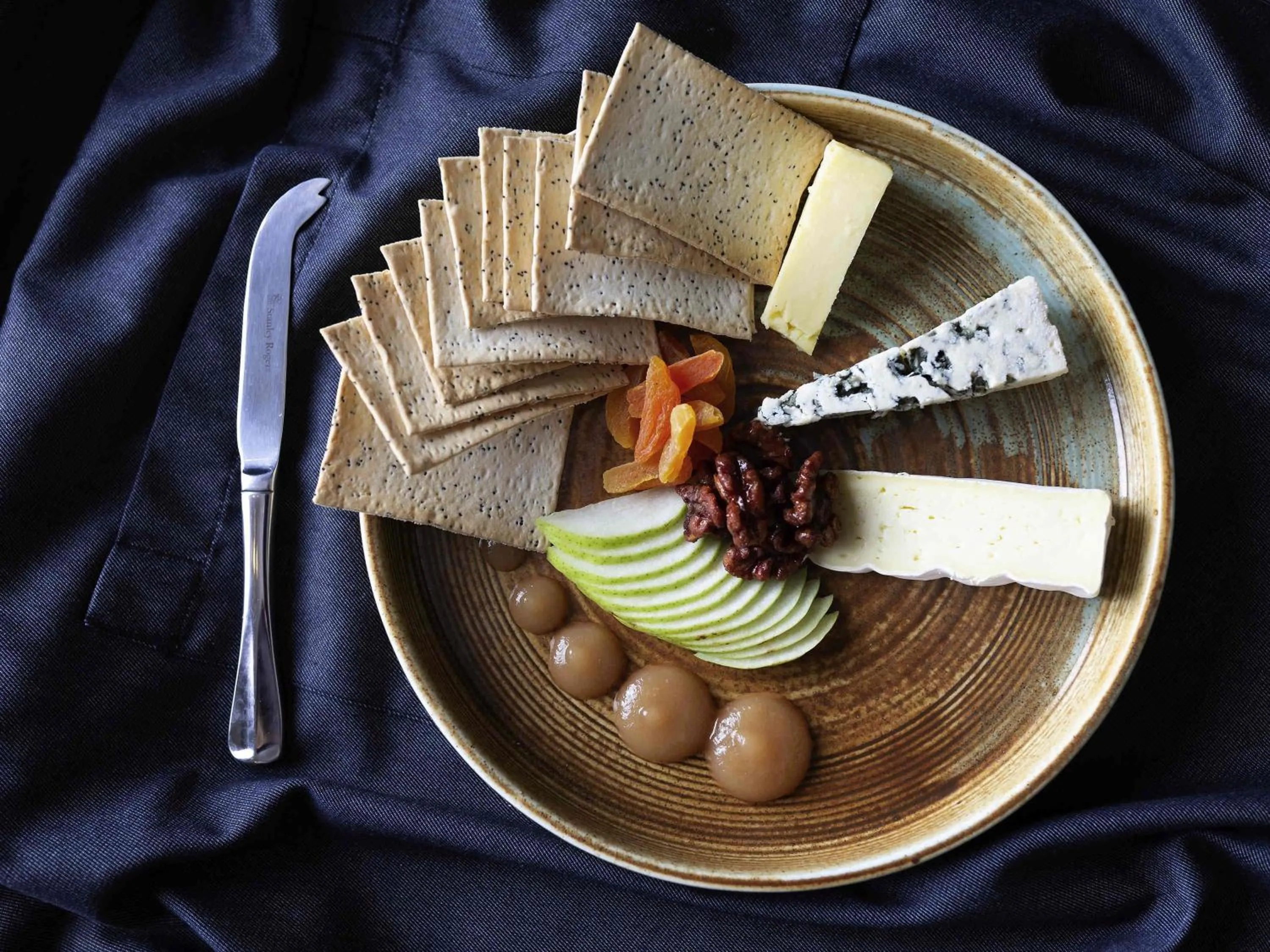 Restaurant/places to eat in Mantra MacArthur Hotel