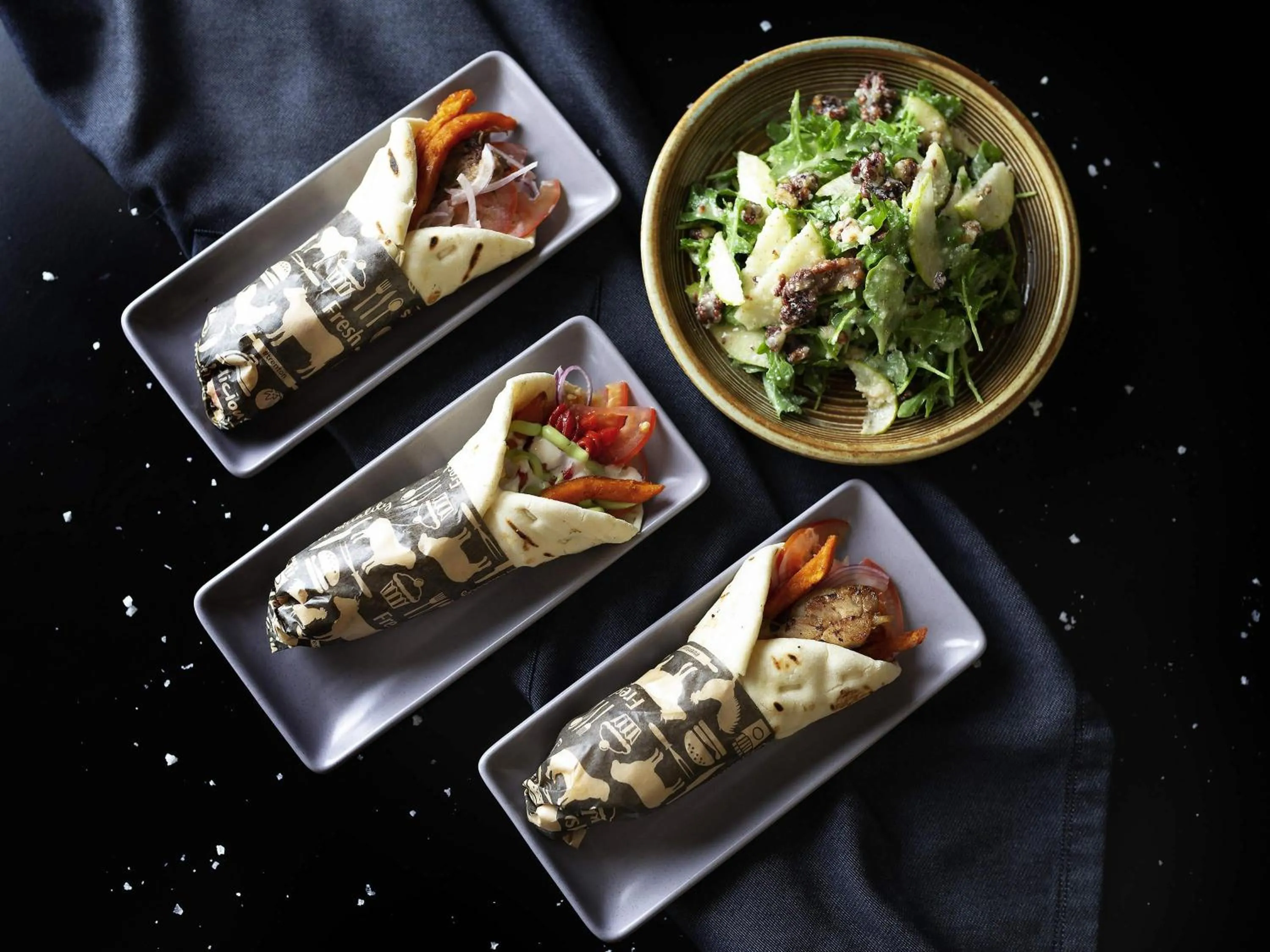 Restaurant/places to eat in Mantra MacArthur Hotel