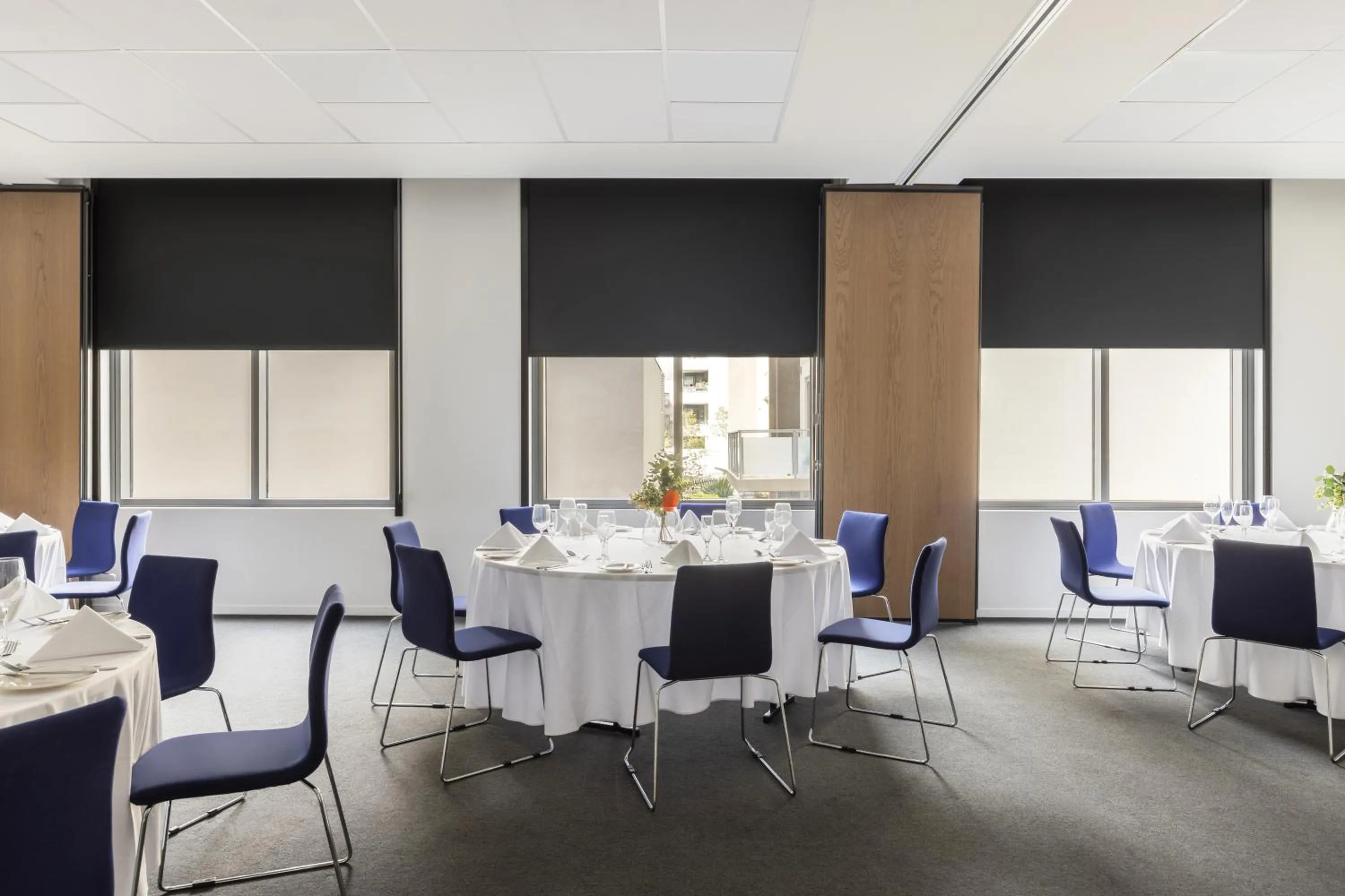 Meeting/conference room in Mantra MacArthur Hotel