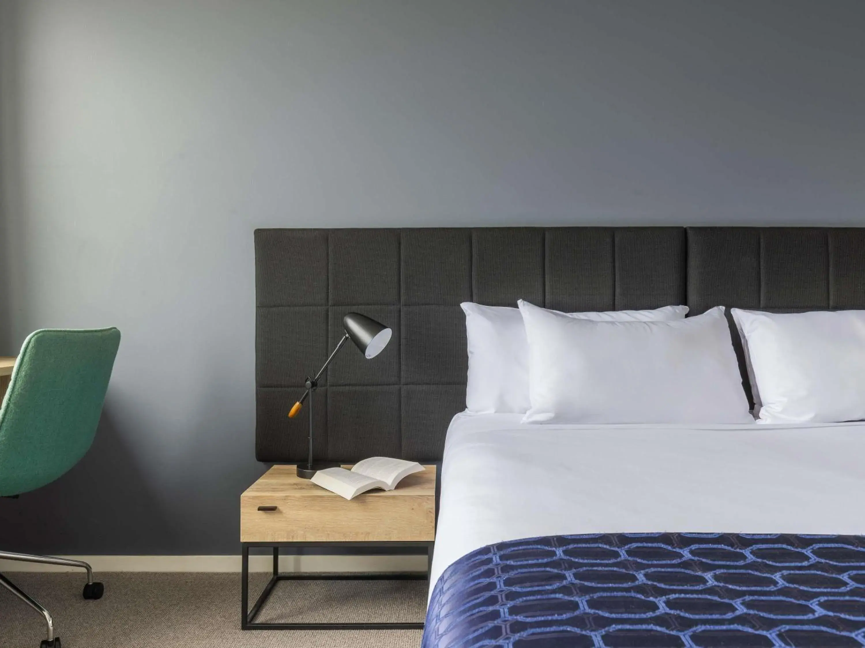 Bedroom, Bed in Mantra MacArthur Hotel Bedroom, Bed in Mantra MacArthur Hotel