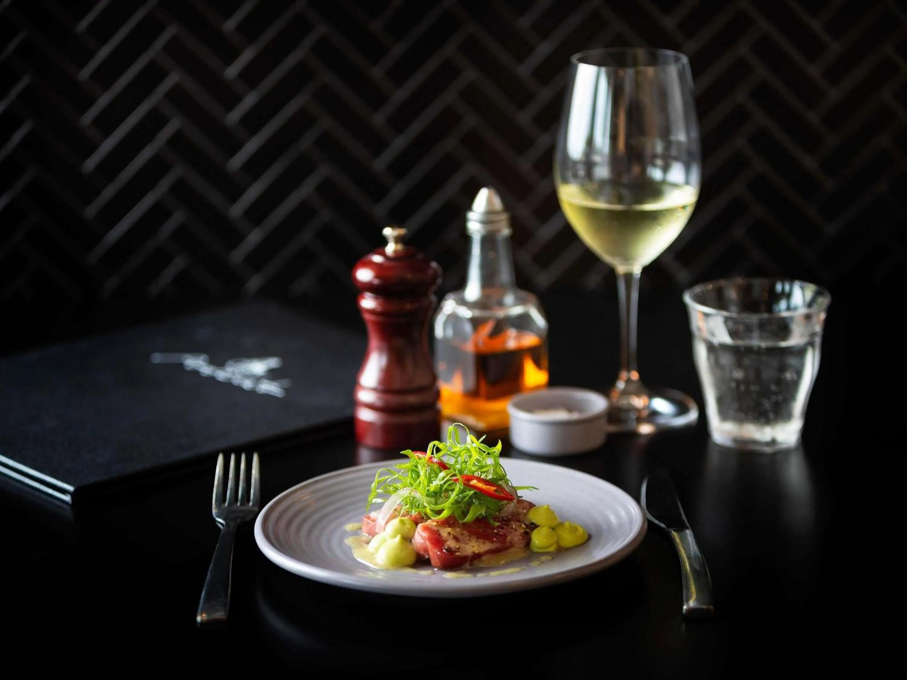 Lounge or bar in Mantra MacArthur Hotel