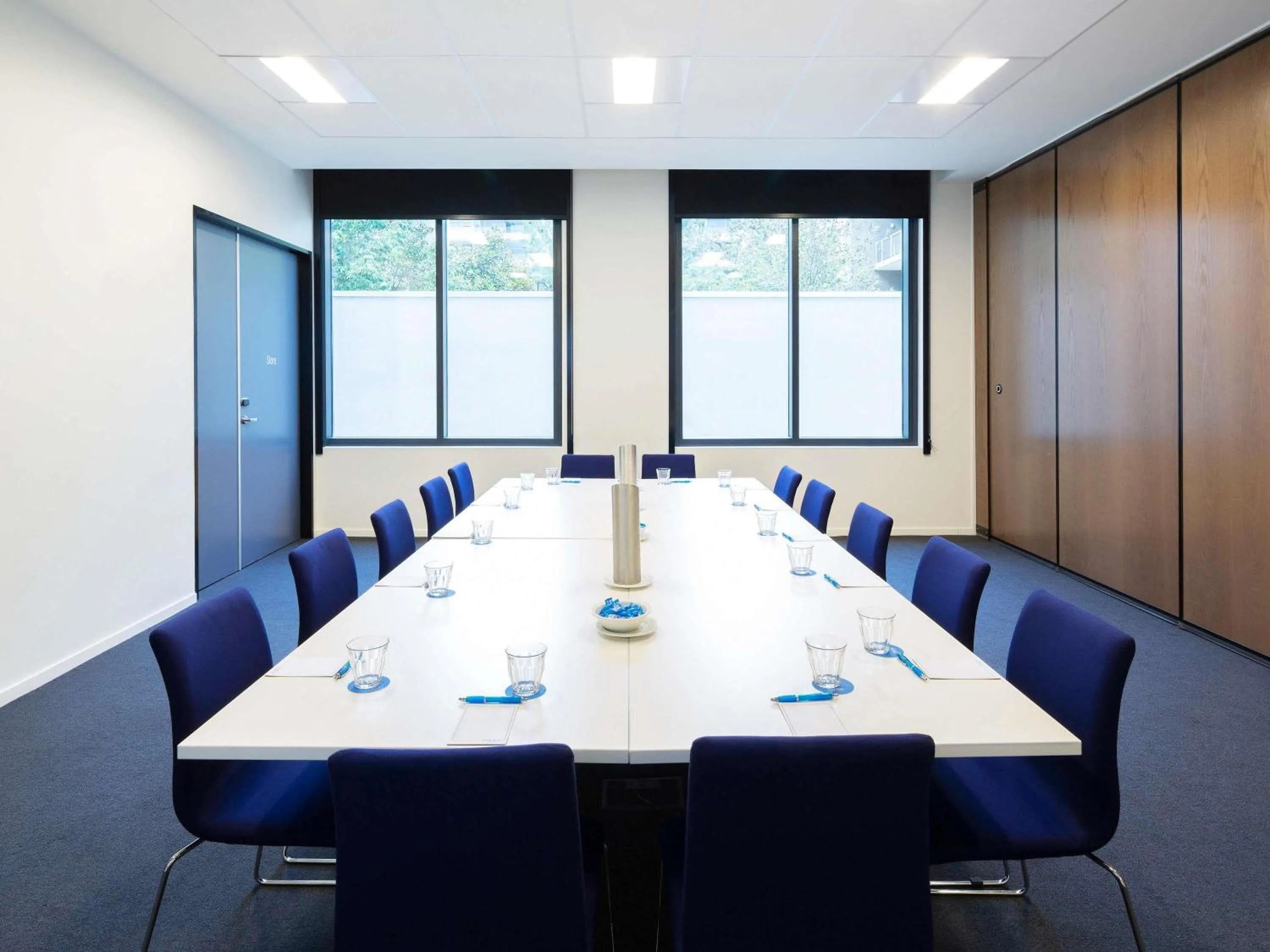 Business facilities in Mantra MacArthur Hotel