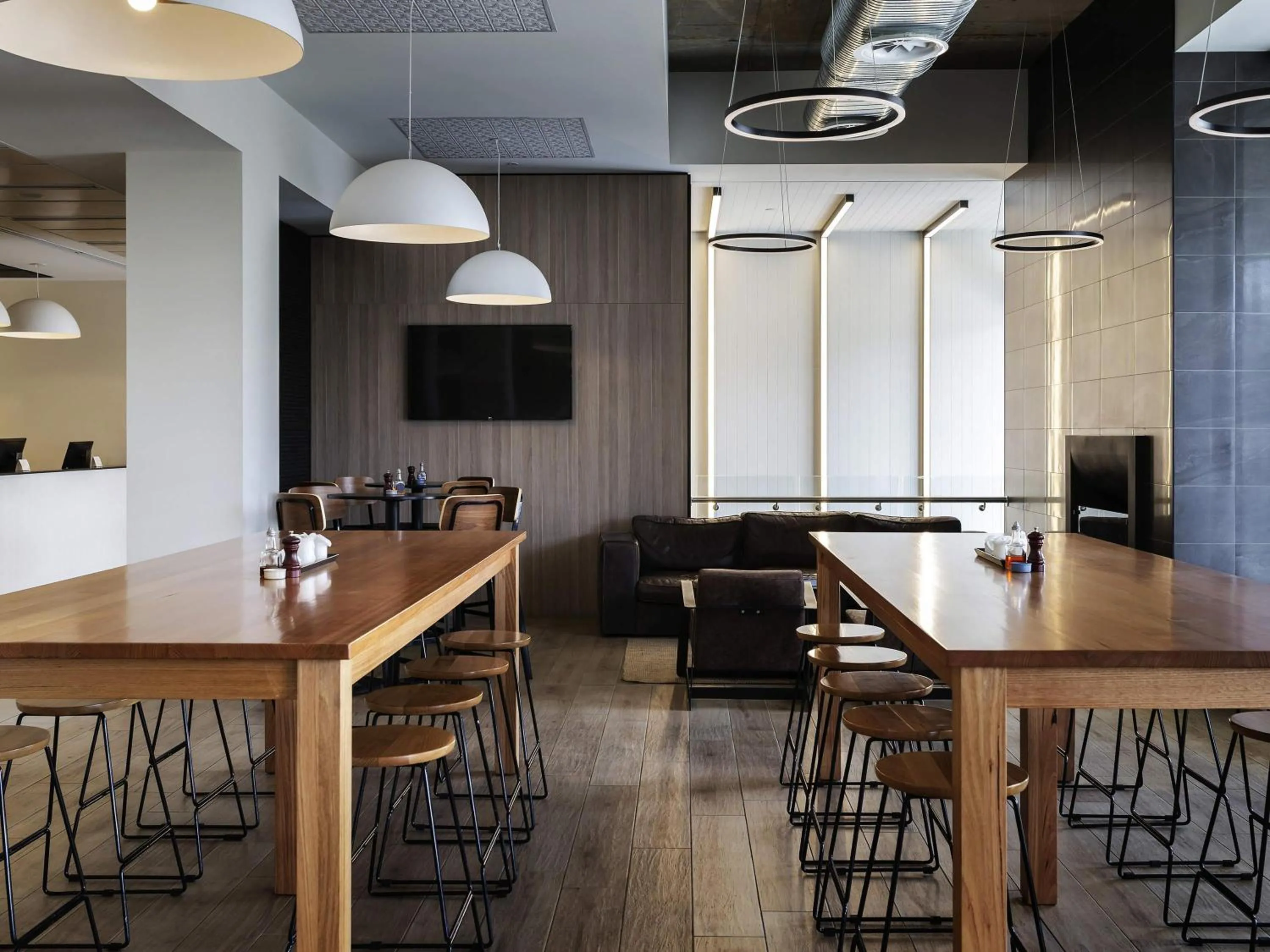 Business facilities in Mantra MacArthur Hotel