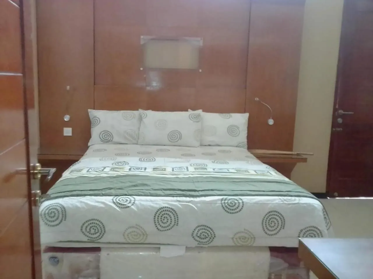 Bed in De Hill Villa