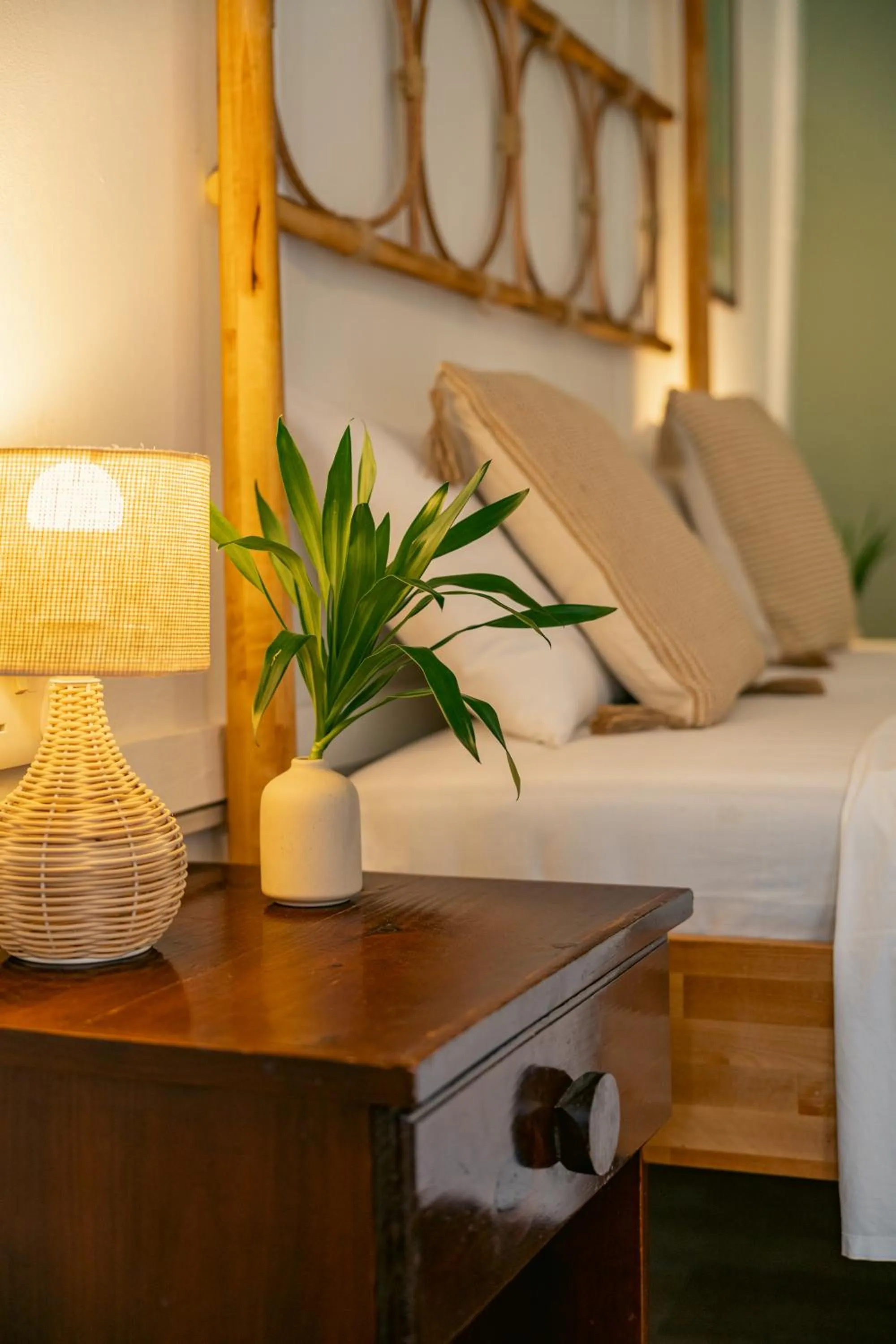 Bed in Beau Vallon Bungalows