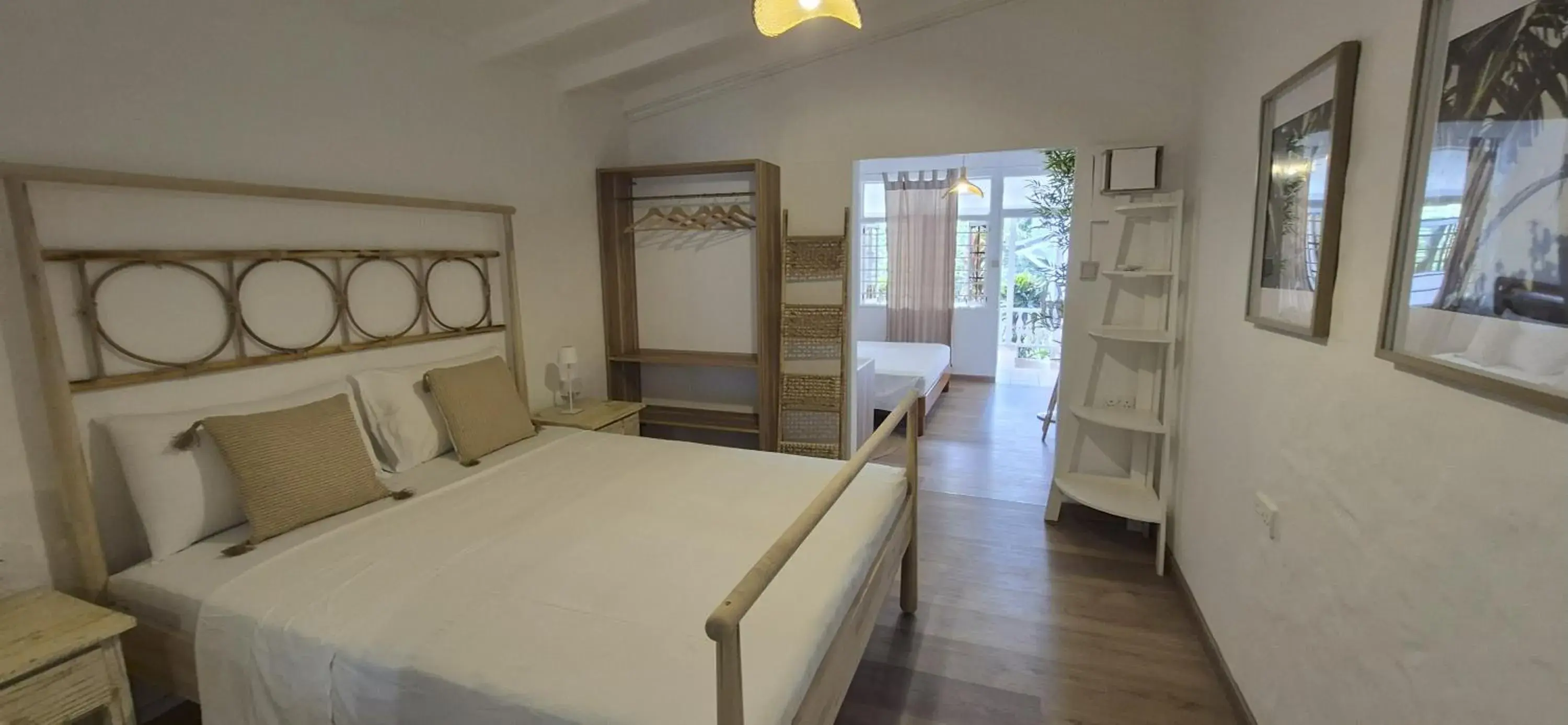 Bed in Beau Vallon Bungalows Bed in Beau Vallon Bungalows