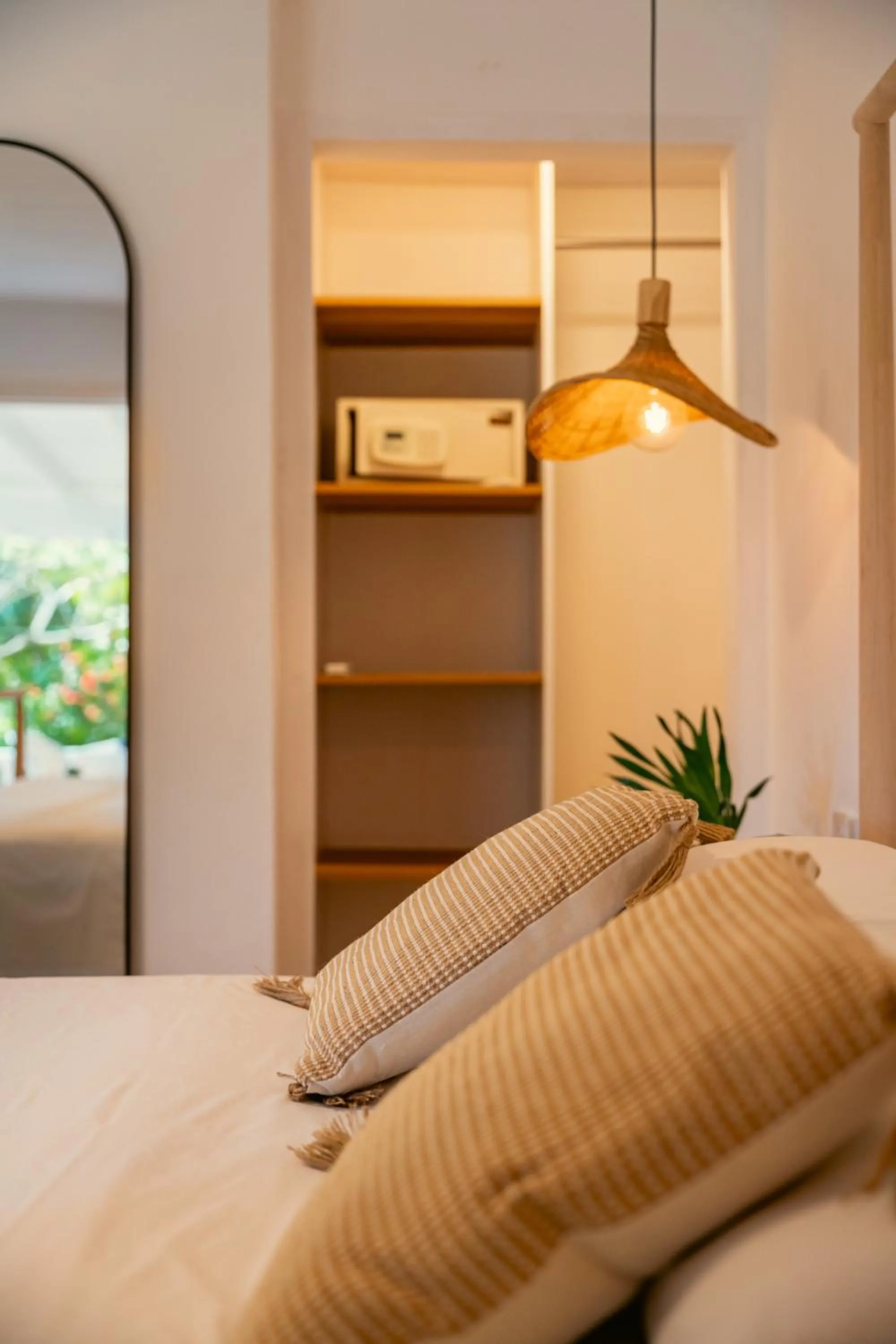 Bed in Beau Vallon Bungalows