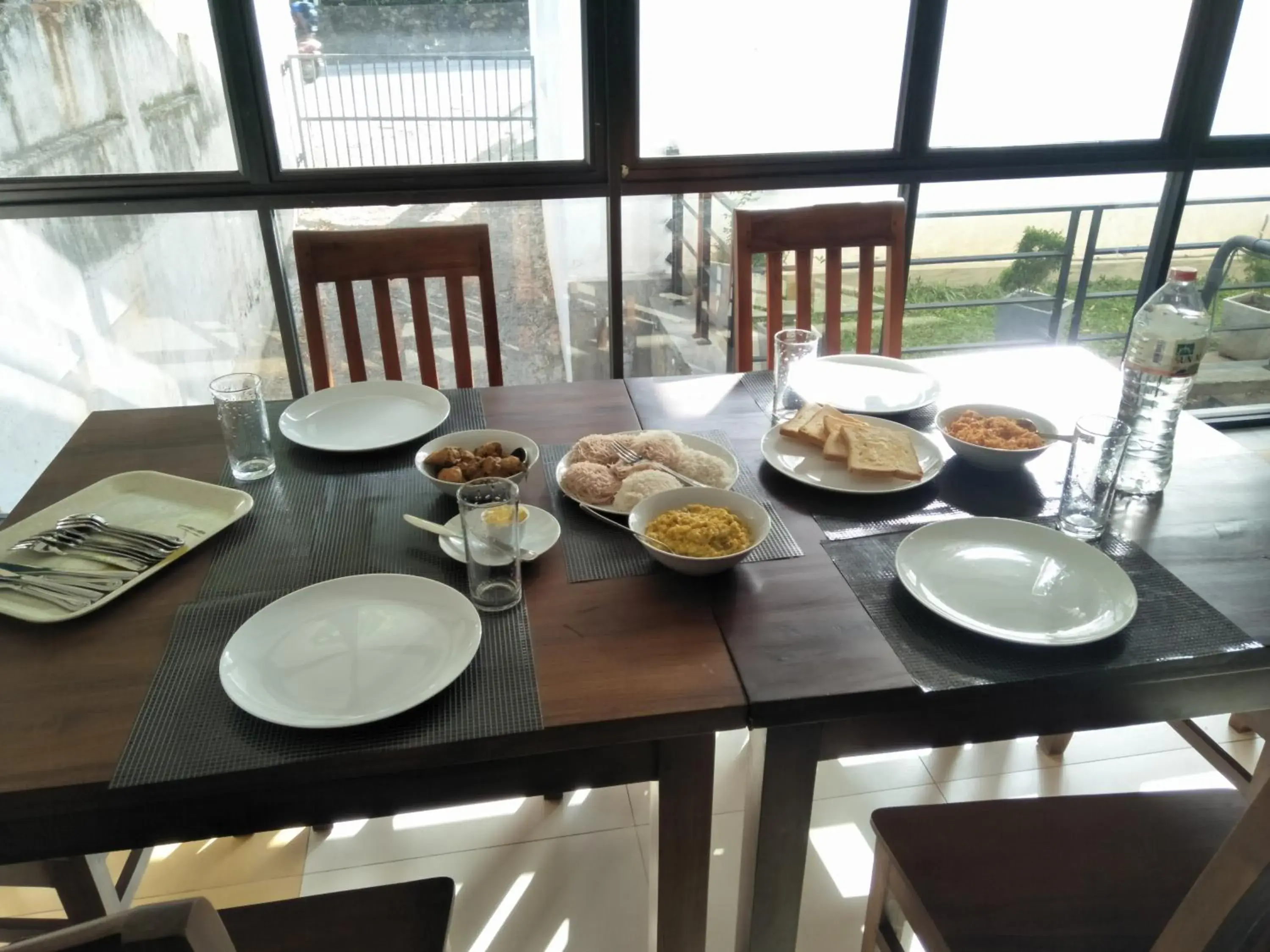 Restaurant/places to eat in Sarvodaya Samma Vaasa Residence Restaurant/places to eat in Sarvodaya Samma Vaasa Residence