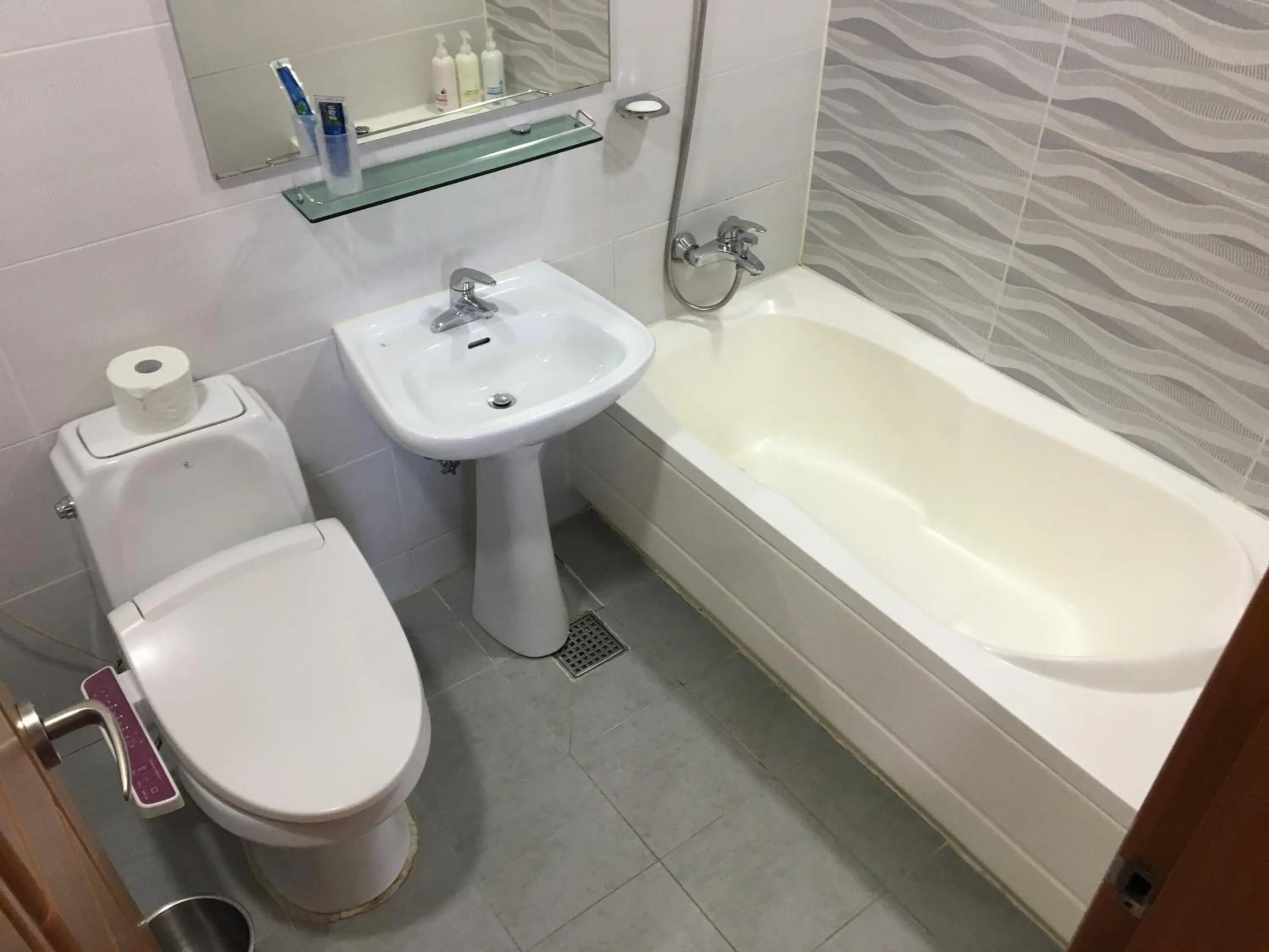 Bathroom in Sky Motel