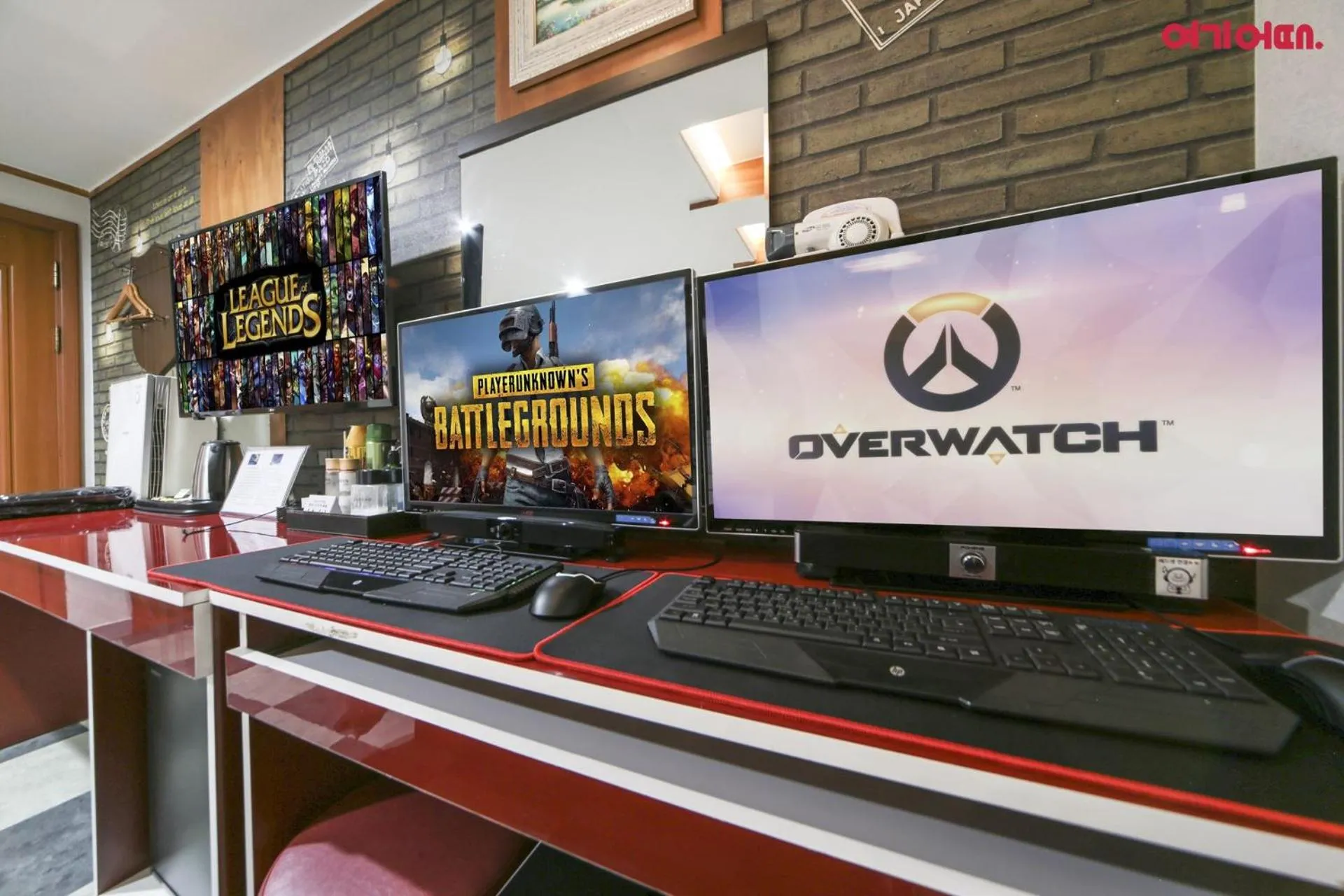 Photo of the whole room in Sky Motel