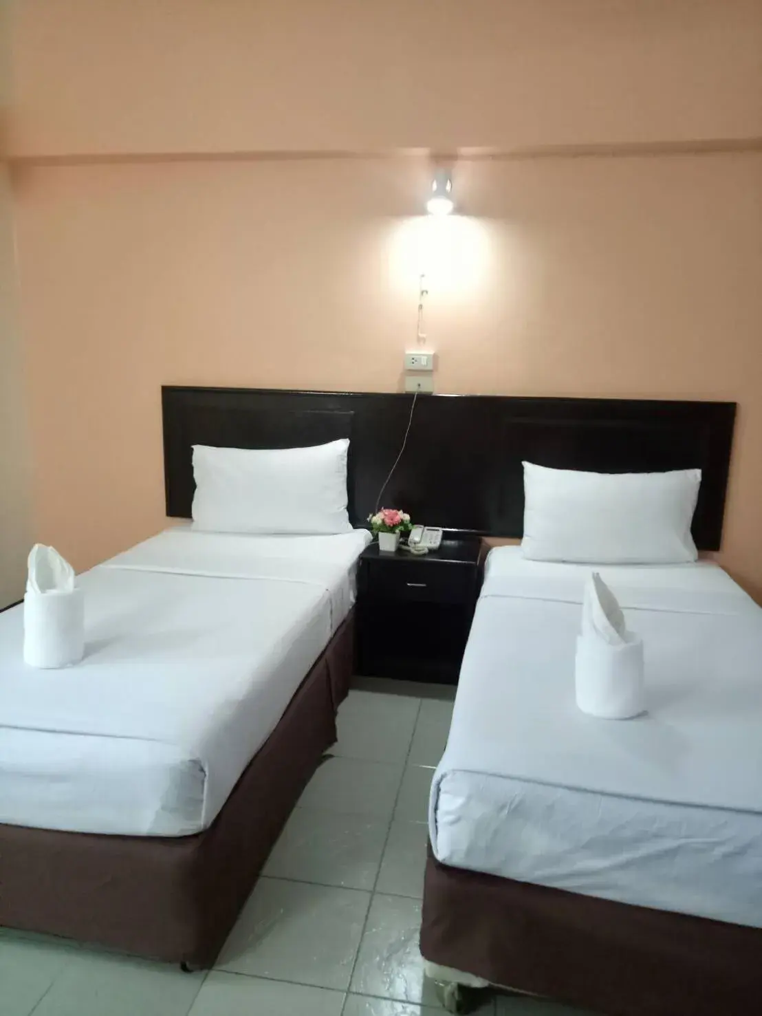 Bed in Centerpoint Hotel Bed in Centerpoint Hotel