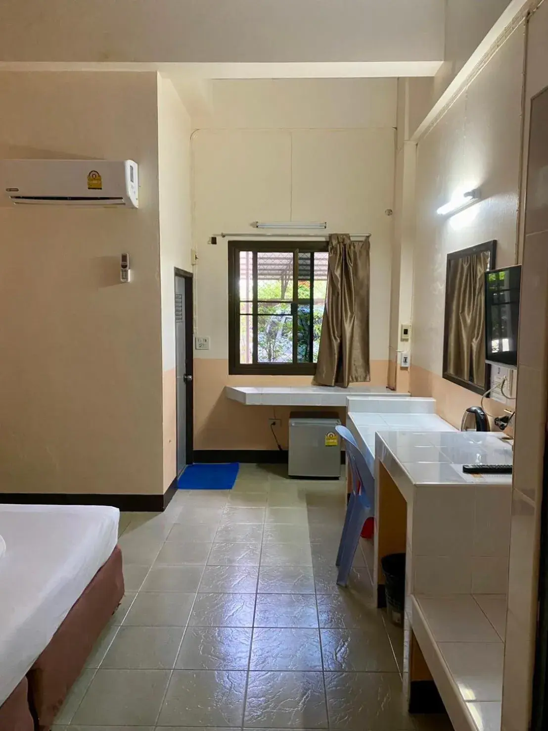 Bed in Centerpoint Hotel Bed in Centerpoint Hotel