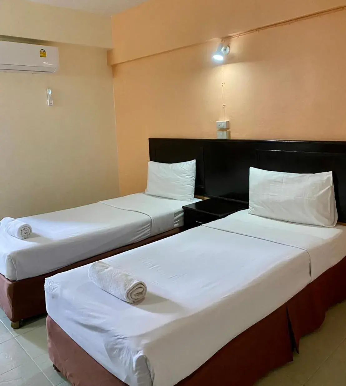 Bed in Centerpoint Hotel Bed in Centerpoint Hotel