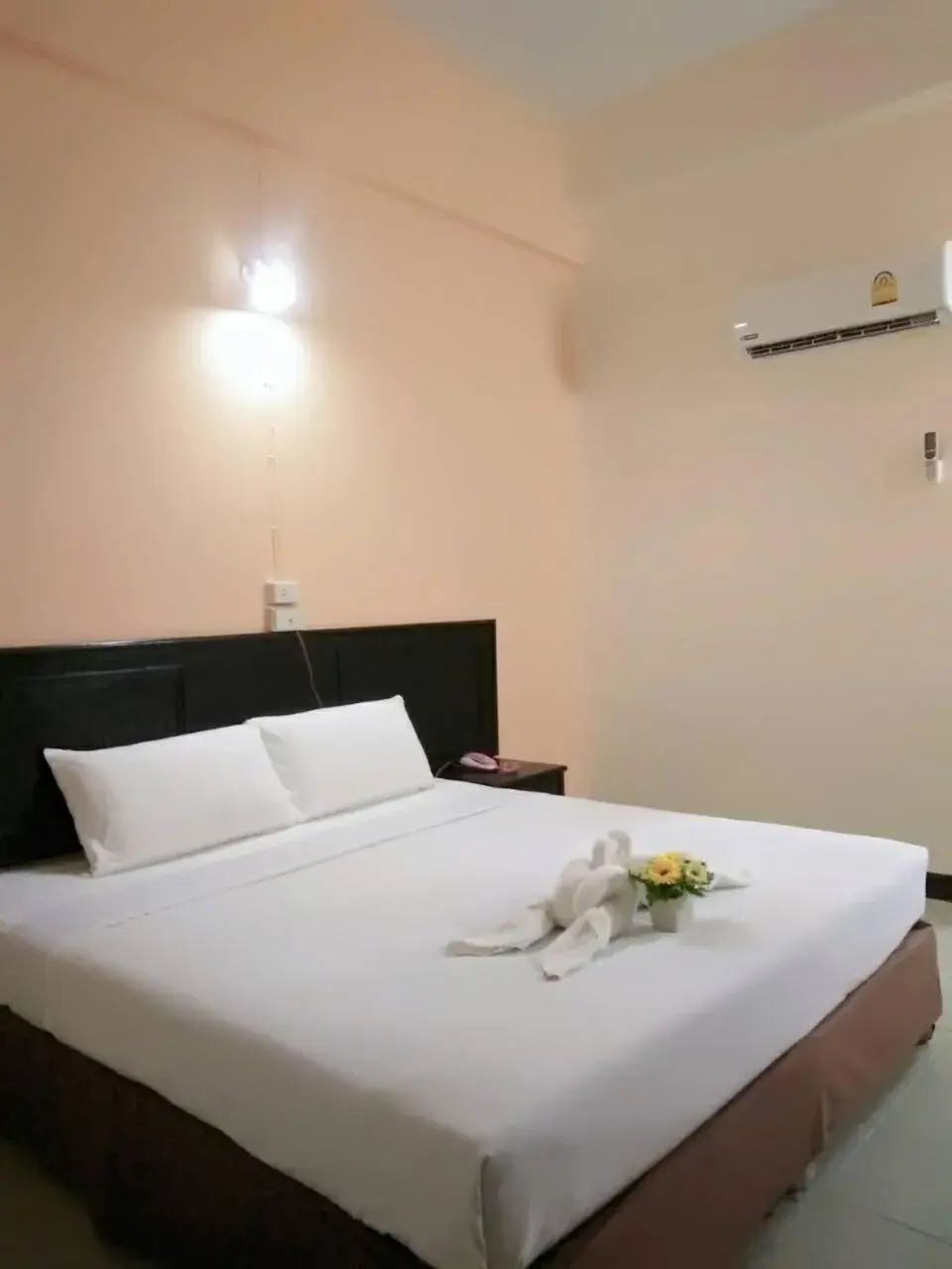 Bed in Centerpoint Hotel Bed in Centerpoint Hotel