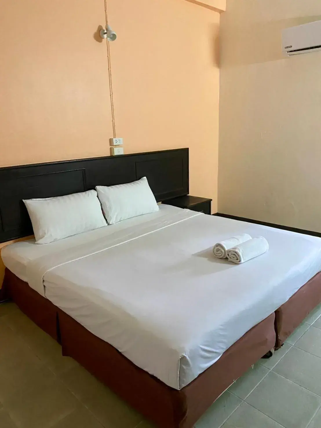 Bed in Centerpoint Hotel Bed in Centerpoint Hotel