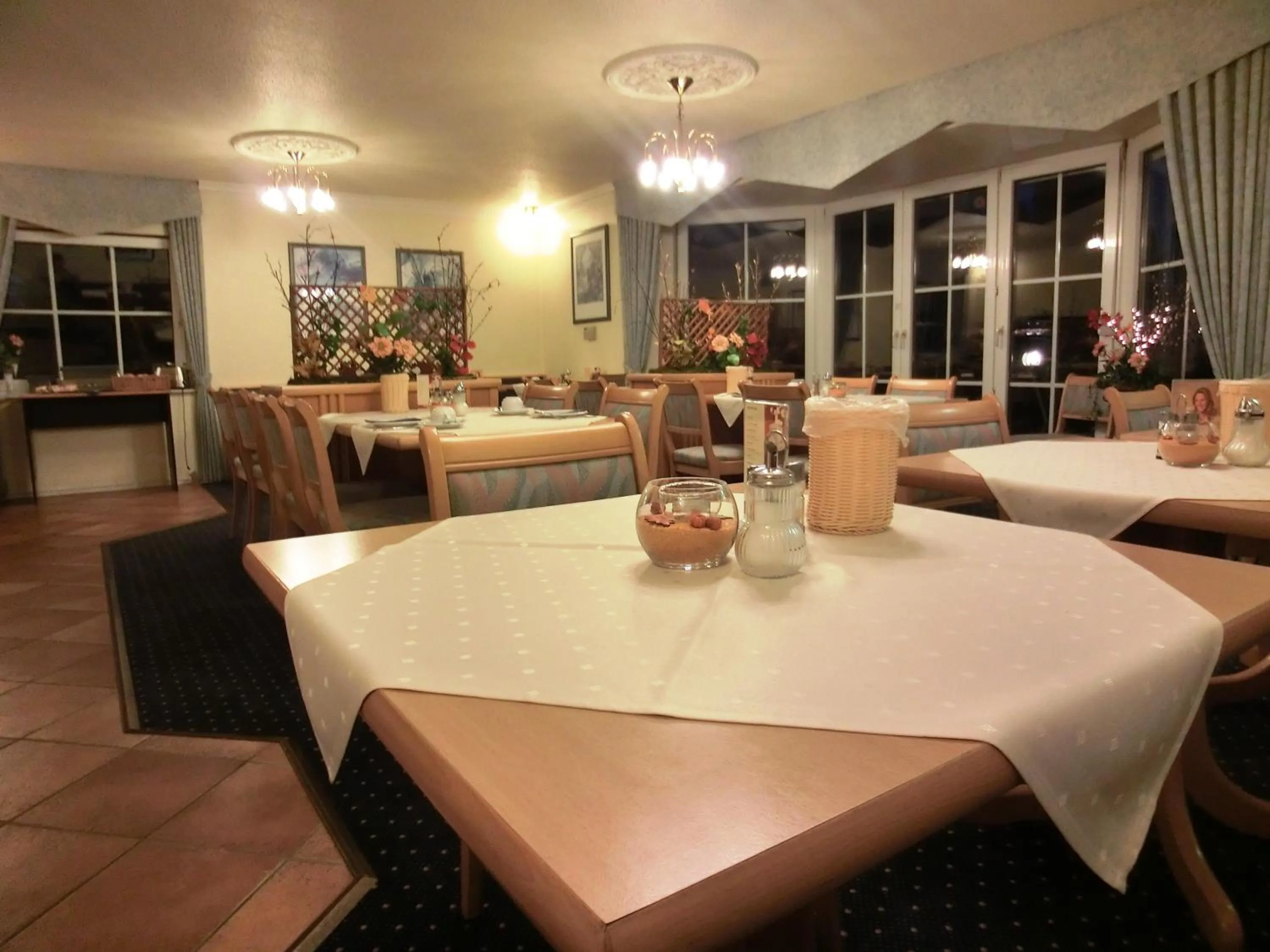 Restaurant/places to eat in Hotel Nordic