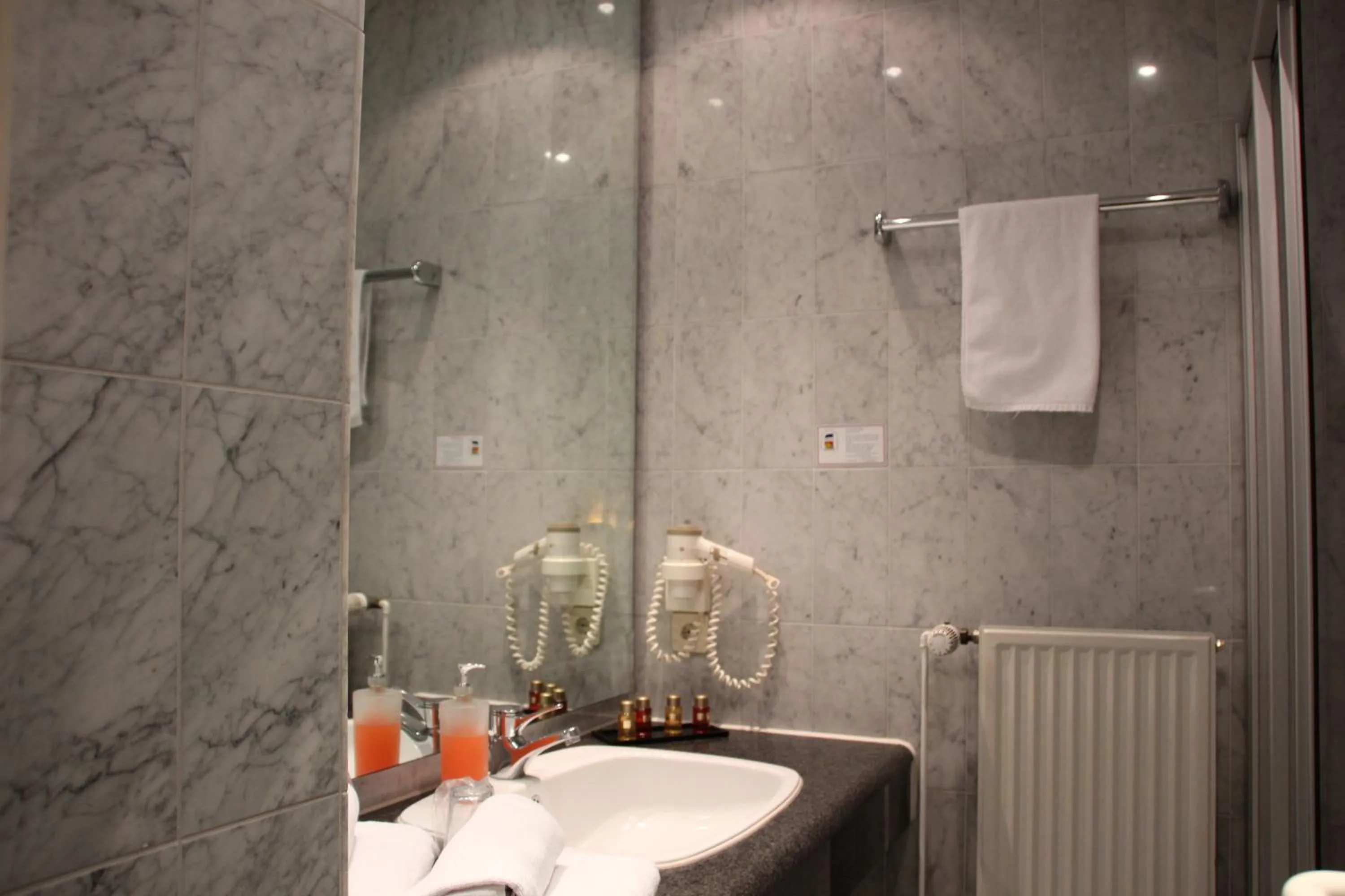 Bathroom in Hotel Nordic