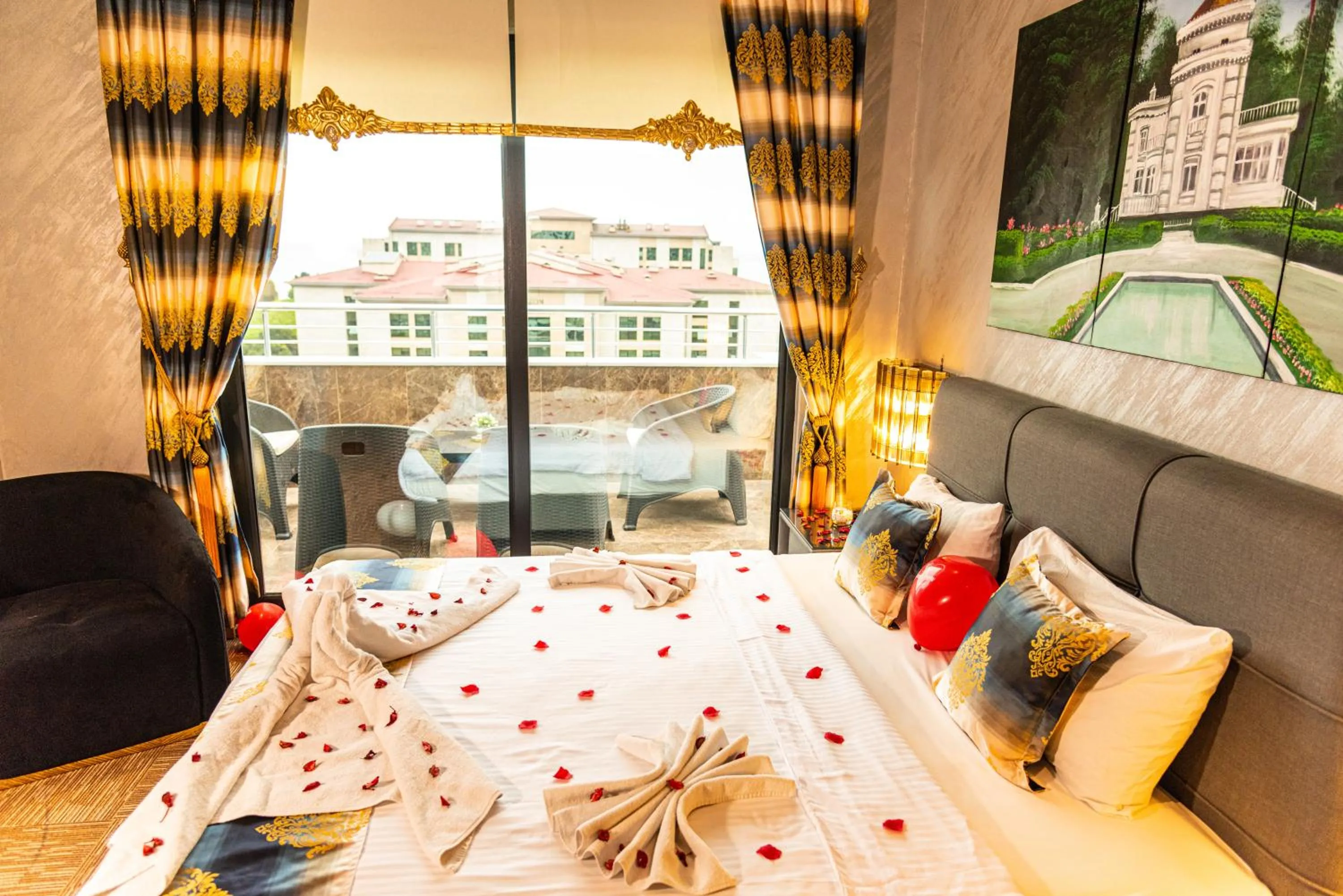 Balcony/Terrace, Bed in Aselia Hotel Trabzon