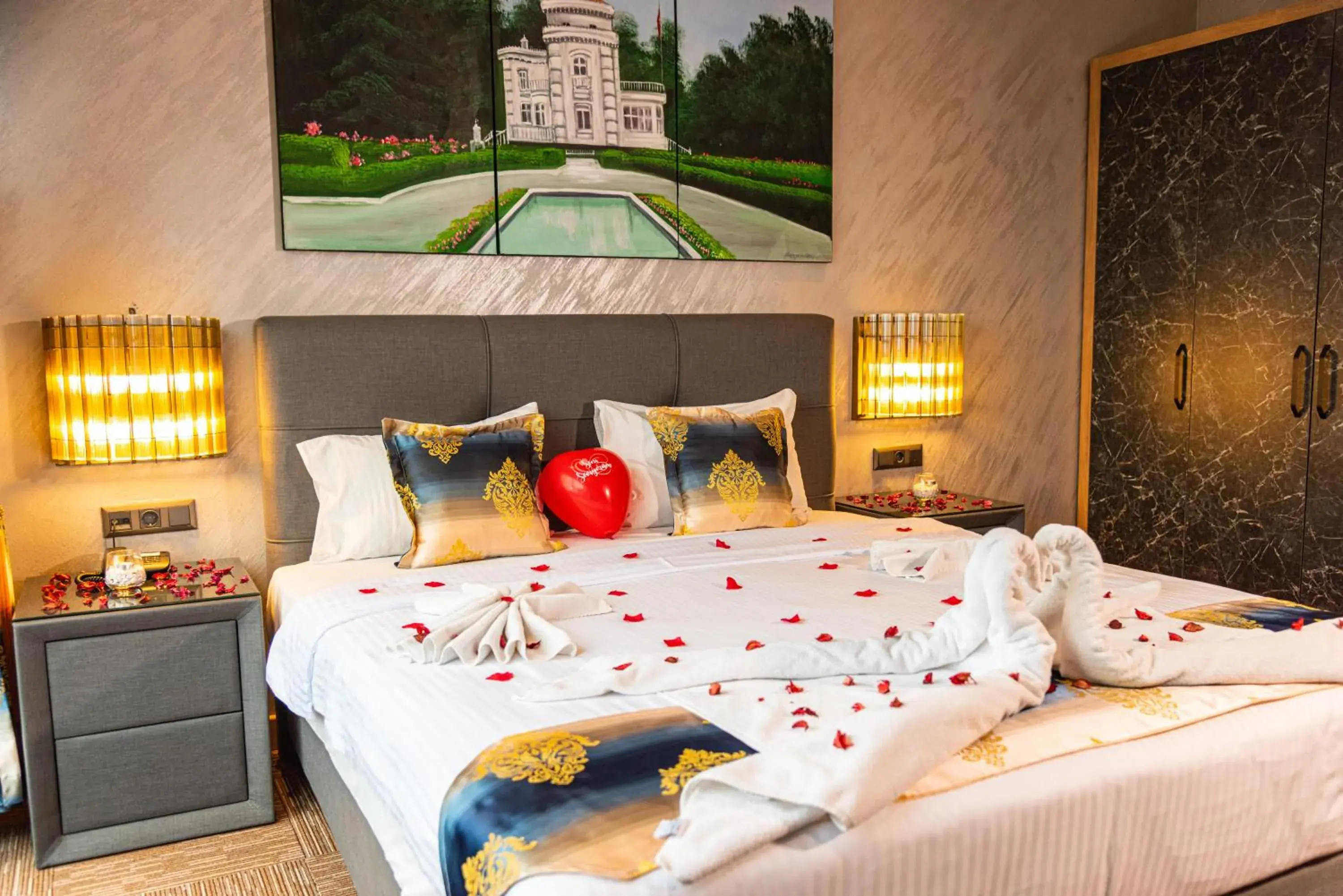 Ottoman King Suite – Sea View with Balcony in Aselia Hotel Trabzon Ottoman King Suite – Sea View with Balcony in Aselia Hotel Trabzon