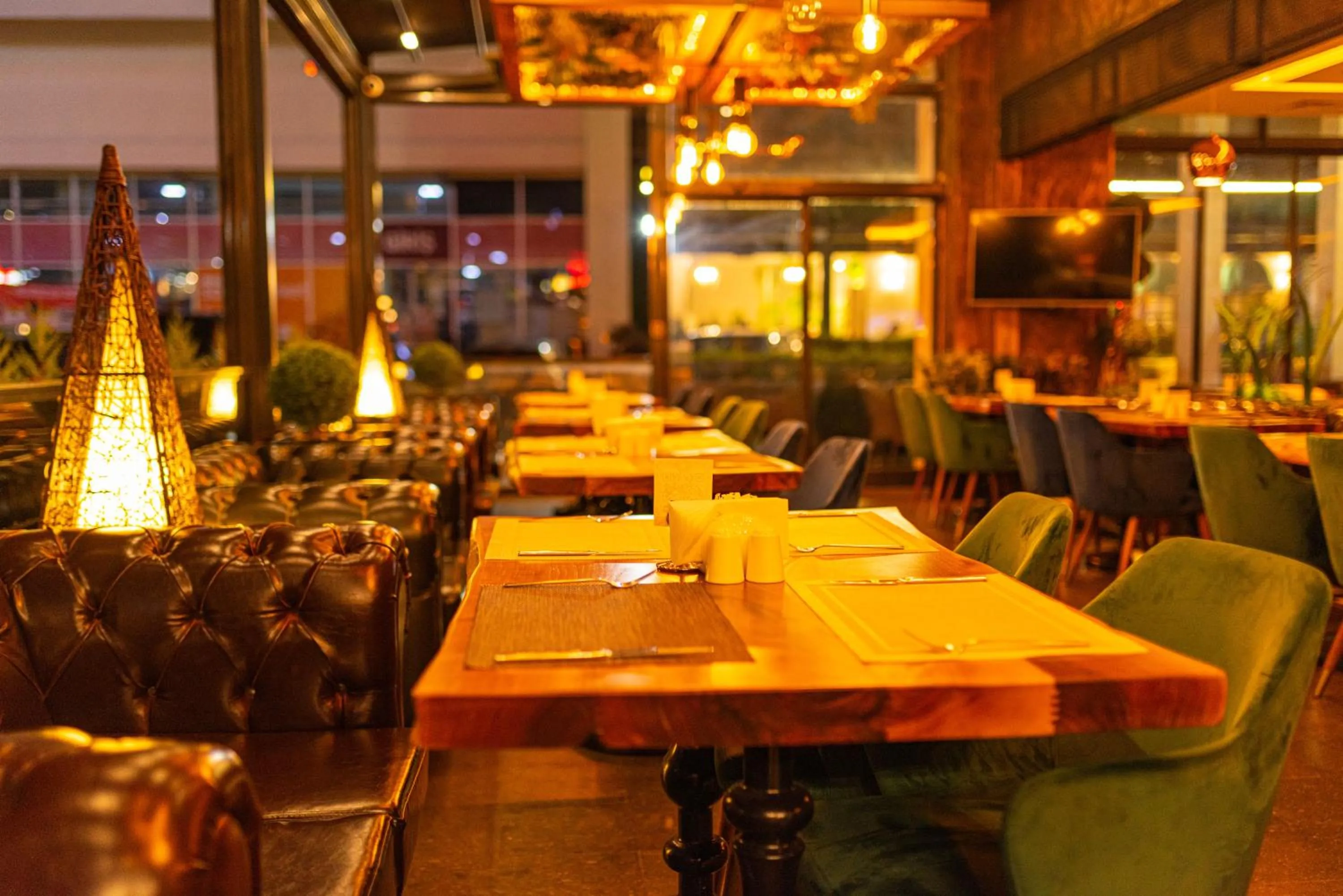 Restaurant/places to eat in Aselia Hotel Trabzon