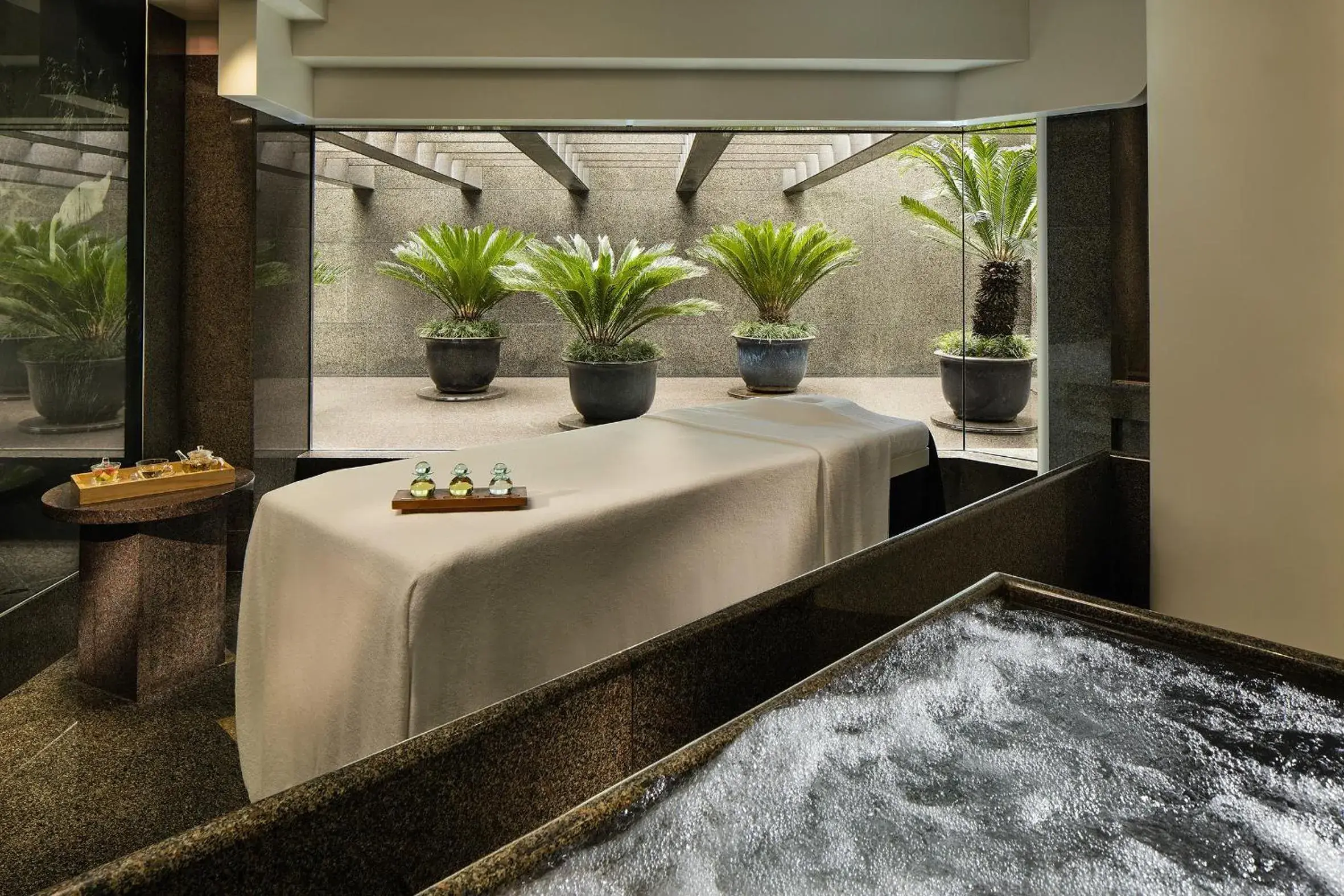 Spa and wellness centre/facilities in Grand Hyatt Hong Kong Spa and wellness centre/facilities in Grand Hyatt Hong Kong
