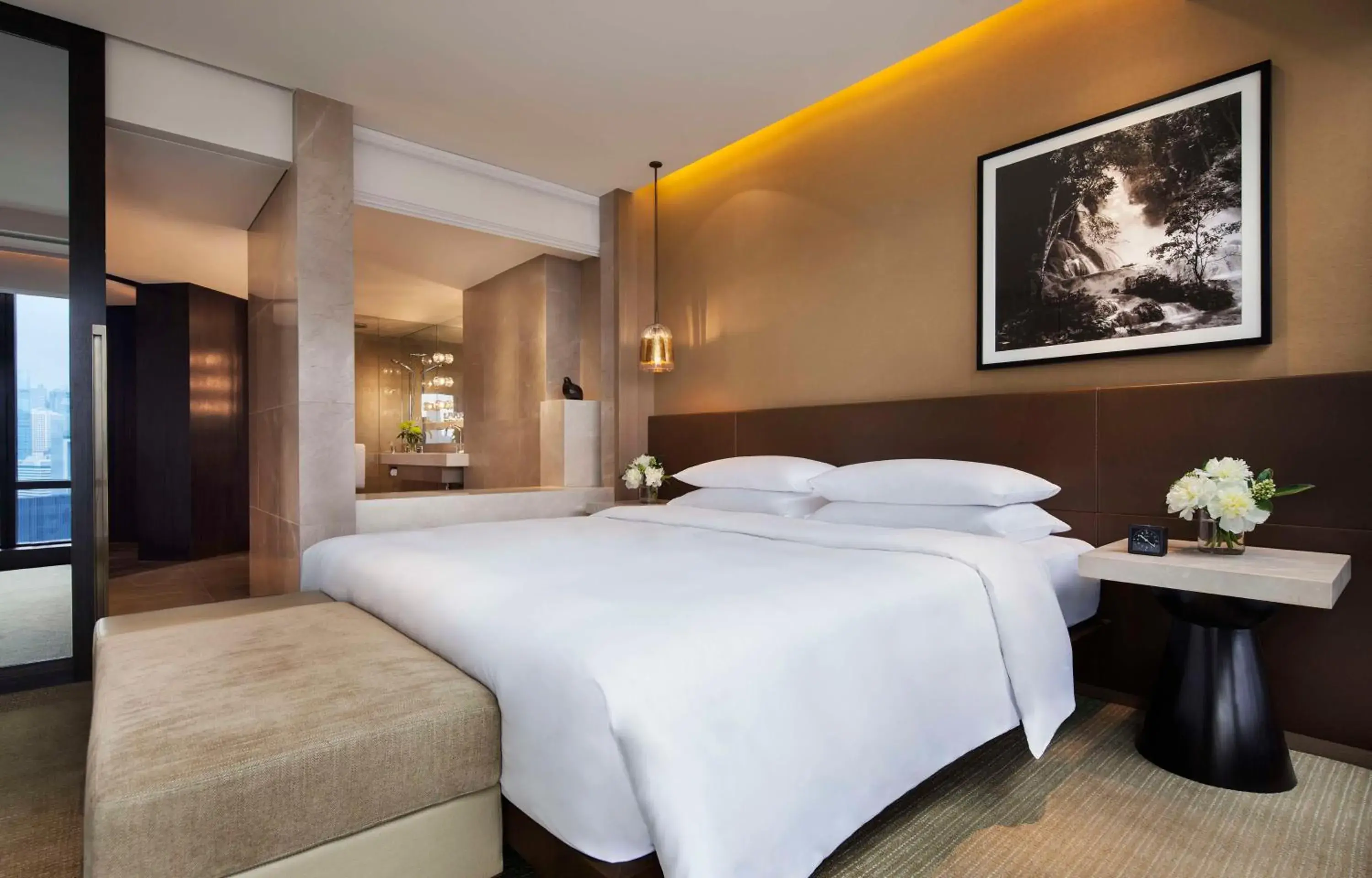 Photo of the whole room, Bed in Grand Hyatt Hong Kong Photo of the whole room, Bed in Grand Hyatt Hong Kong