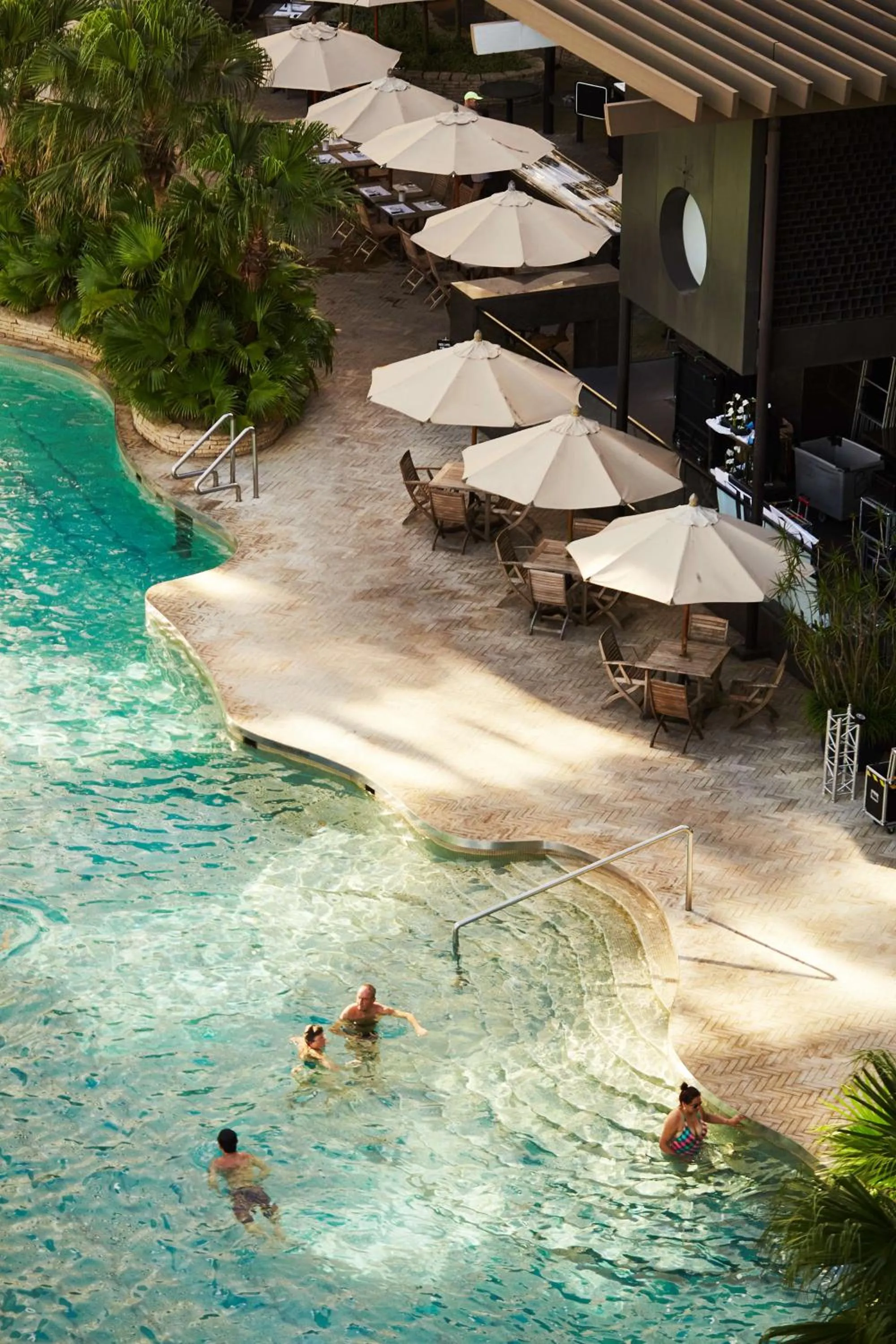 Swimming pool in Grand Hyatt Hong Kong