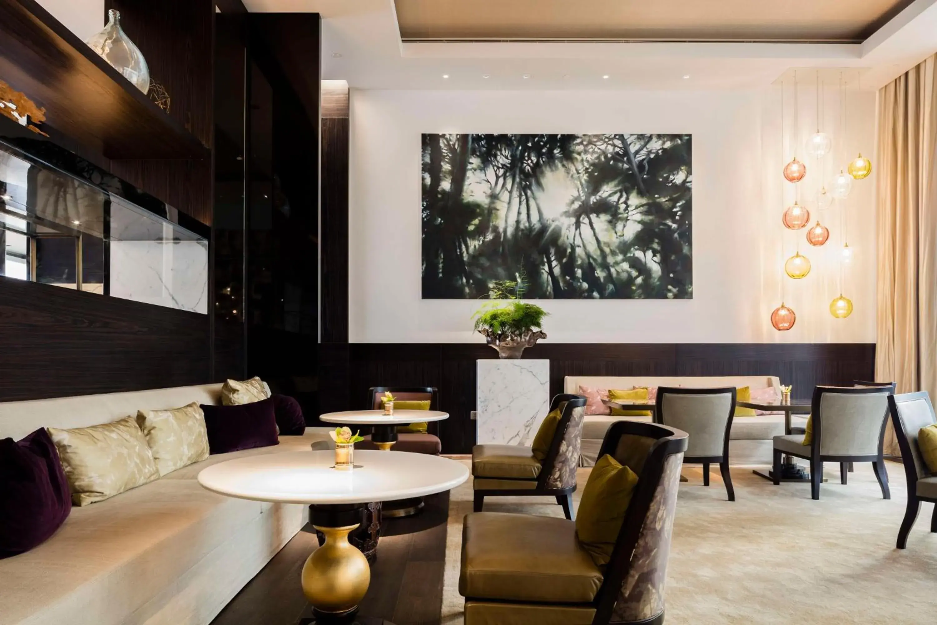 Lounge or bar in Grand Hyatt Hong Kong Lounge or bar in Grand Hyatt Hong Kong