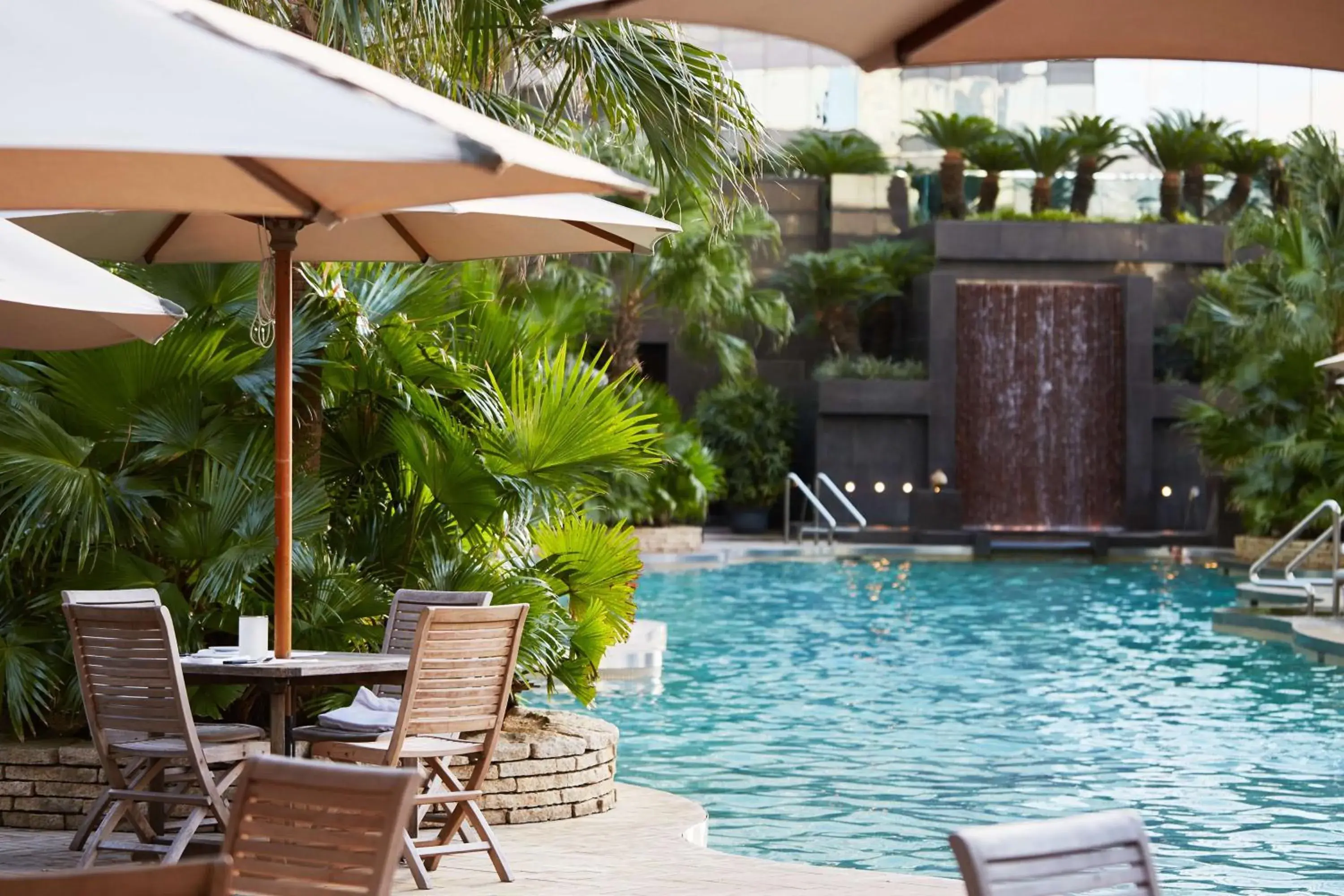 Swimming pool in Grand Hyatt Hong Kong Swimming pool in Grand Hyatt Hong Kong