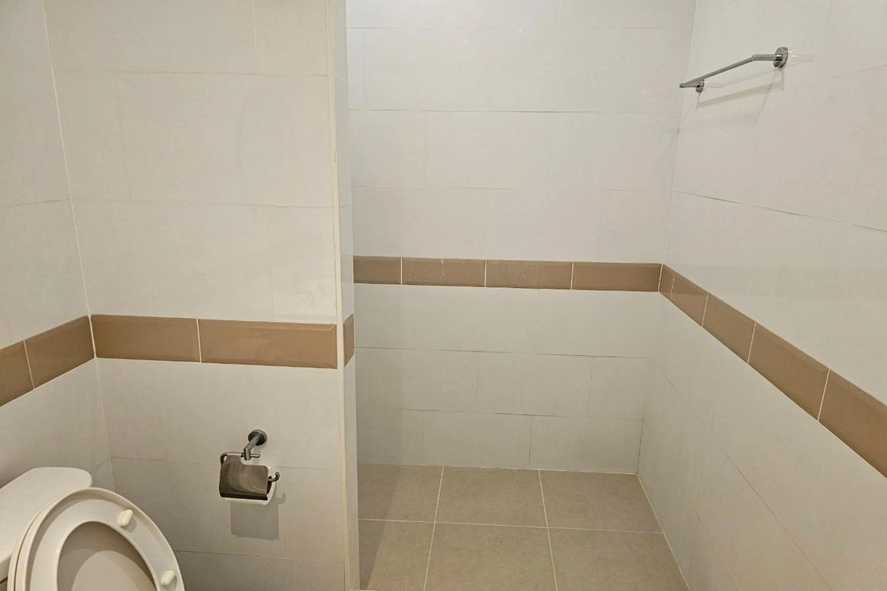 Shower in BW Thai Art Style Hotel