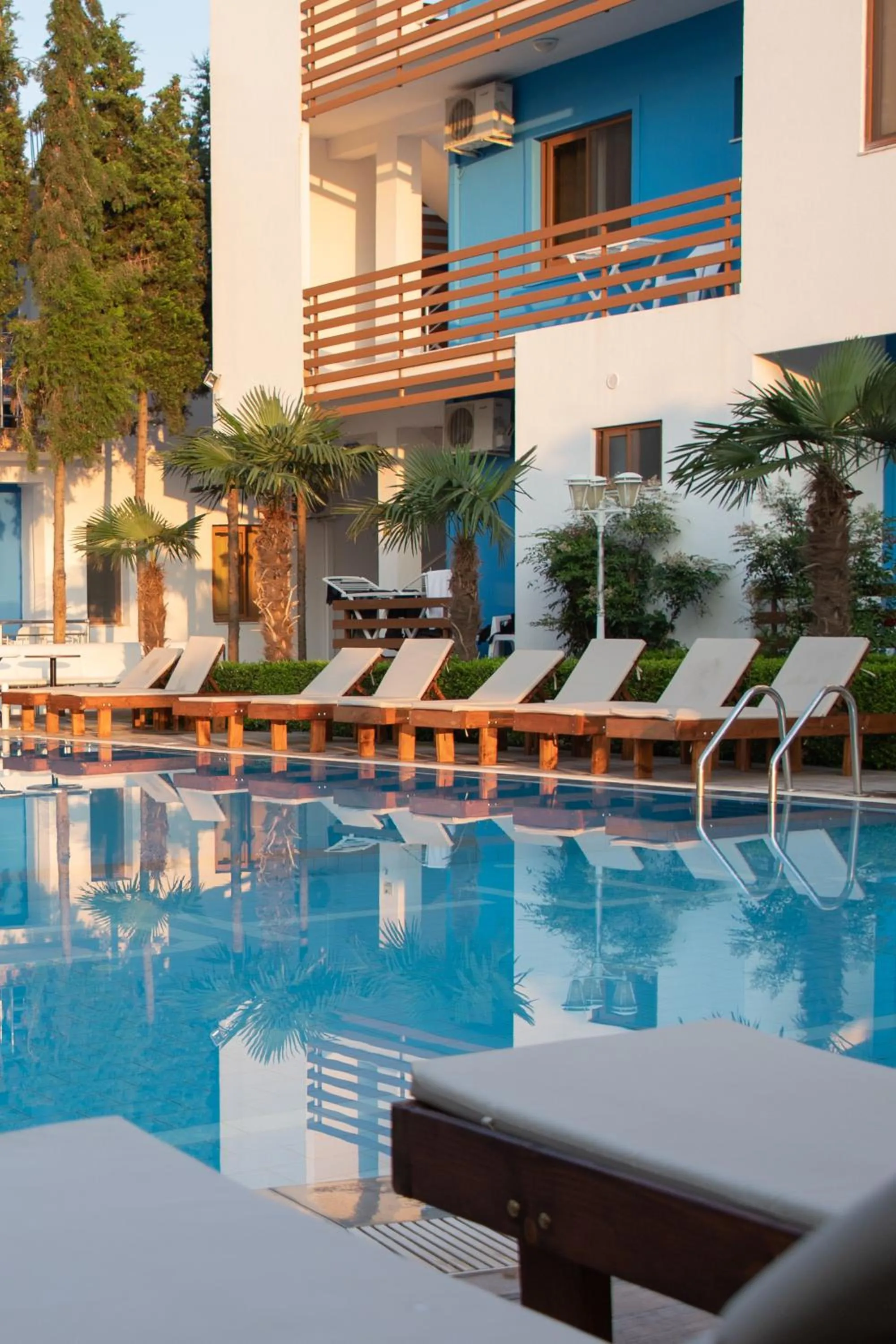 Swimming pool in Hotel Athina