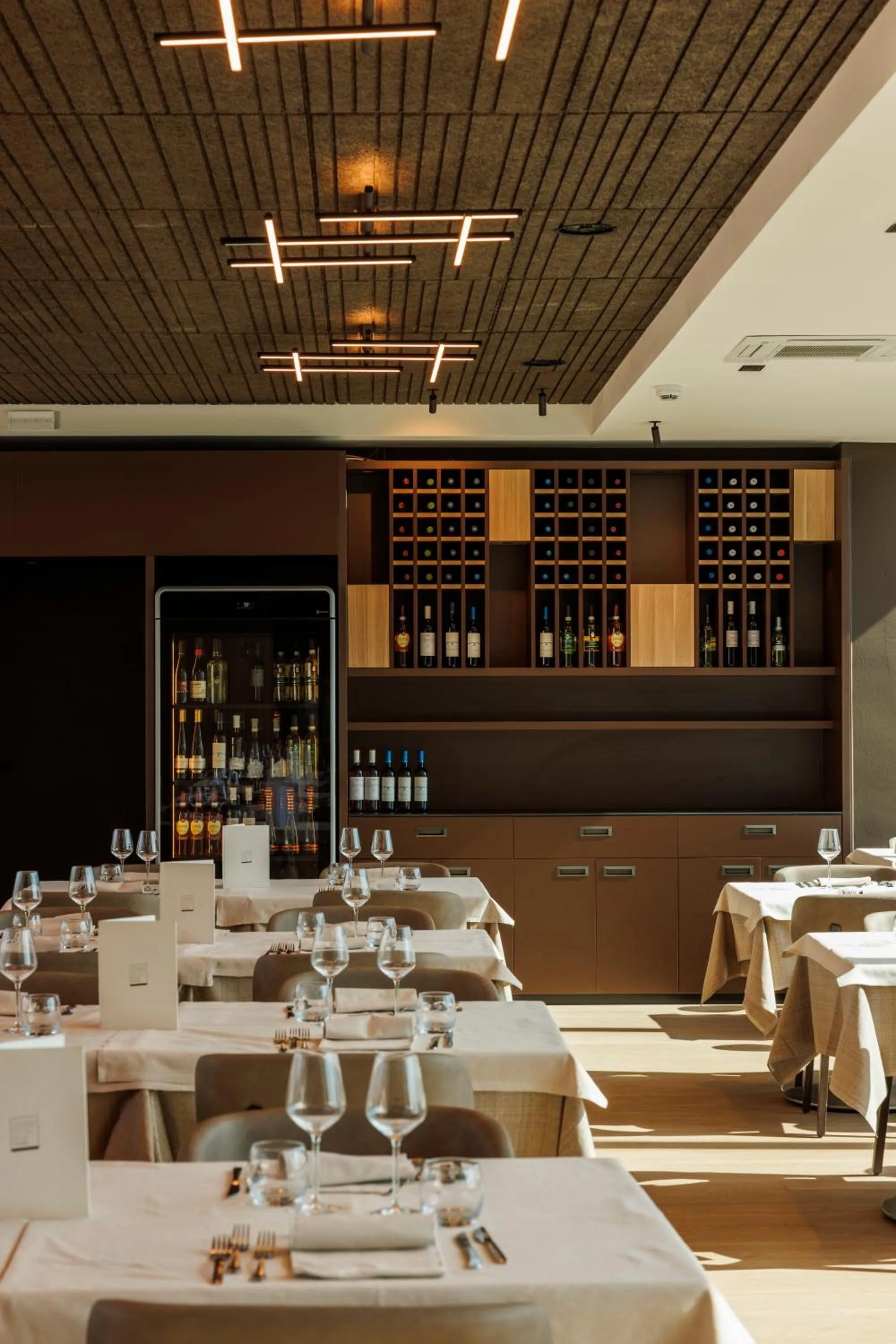 Restaurant/places to eat in Grand Hotel Riva