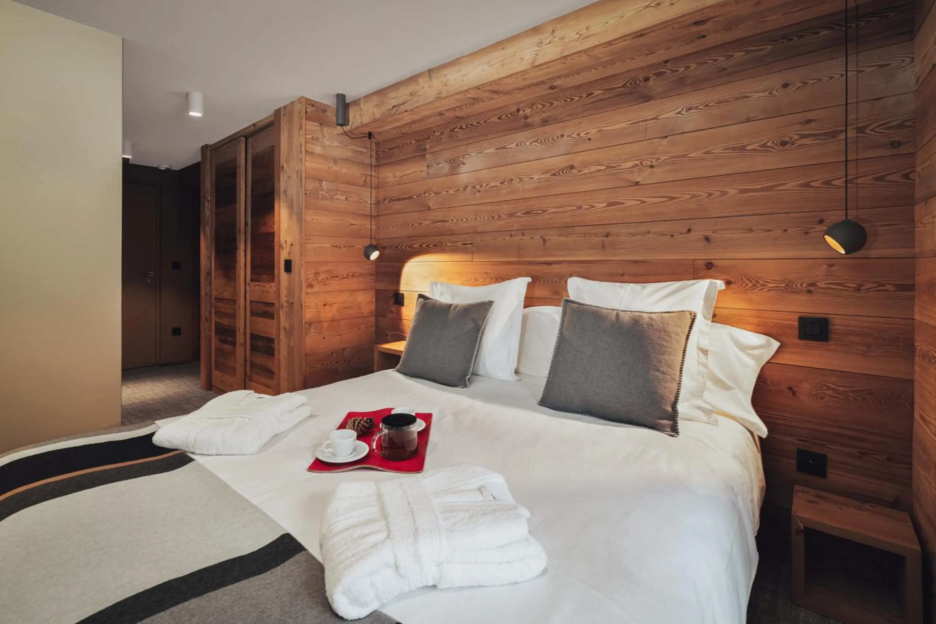 Bedroom, Bed in Alliey & Spa Piscine Appart-hôtel Serre chevalier