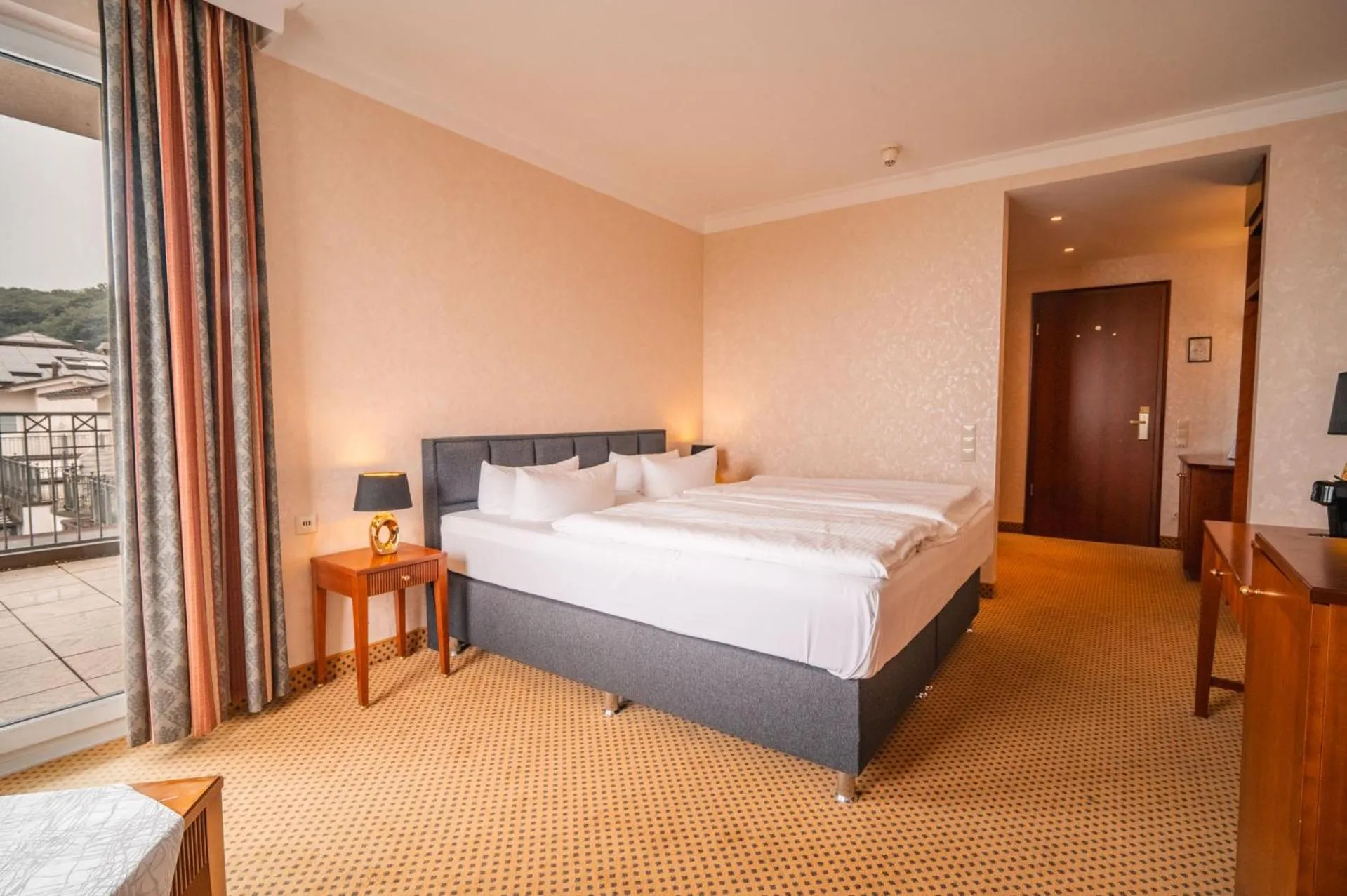 Photo of the whole room, Bed in Grand Hotel Binz